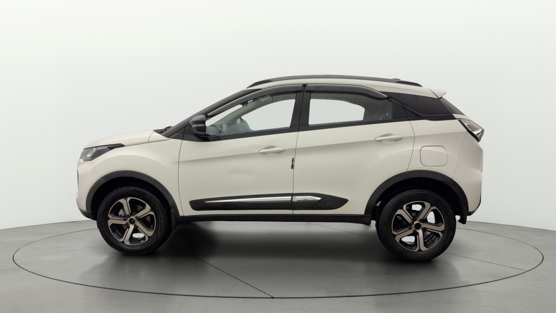 View 2022 Tata Nexon Revotron XZA Plus AMT Image 27 Used 2022 Tata Nexon Revotron XZA Plus AMT Image 27