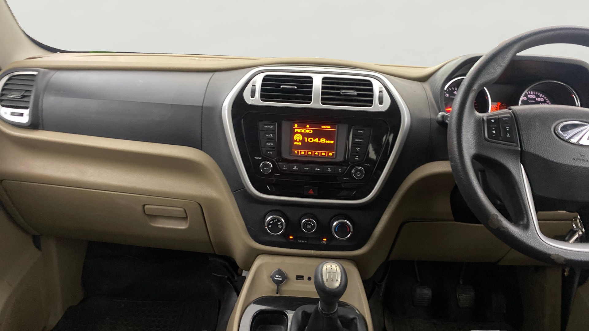 View 2017 Mahindra TUV300 T8 Image 32 Used 2017 Mahindra TUV300 T8 Image 32