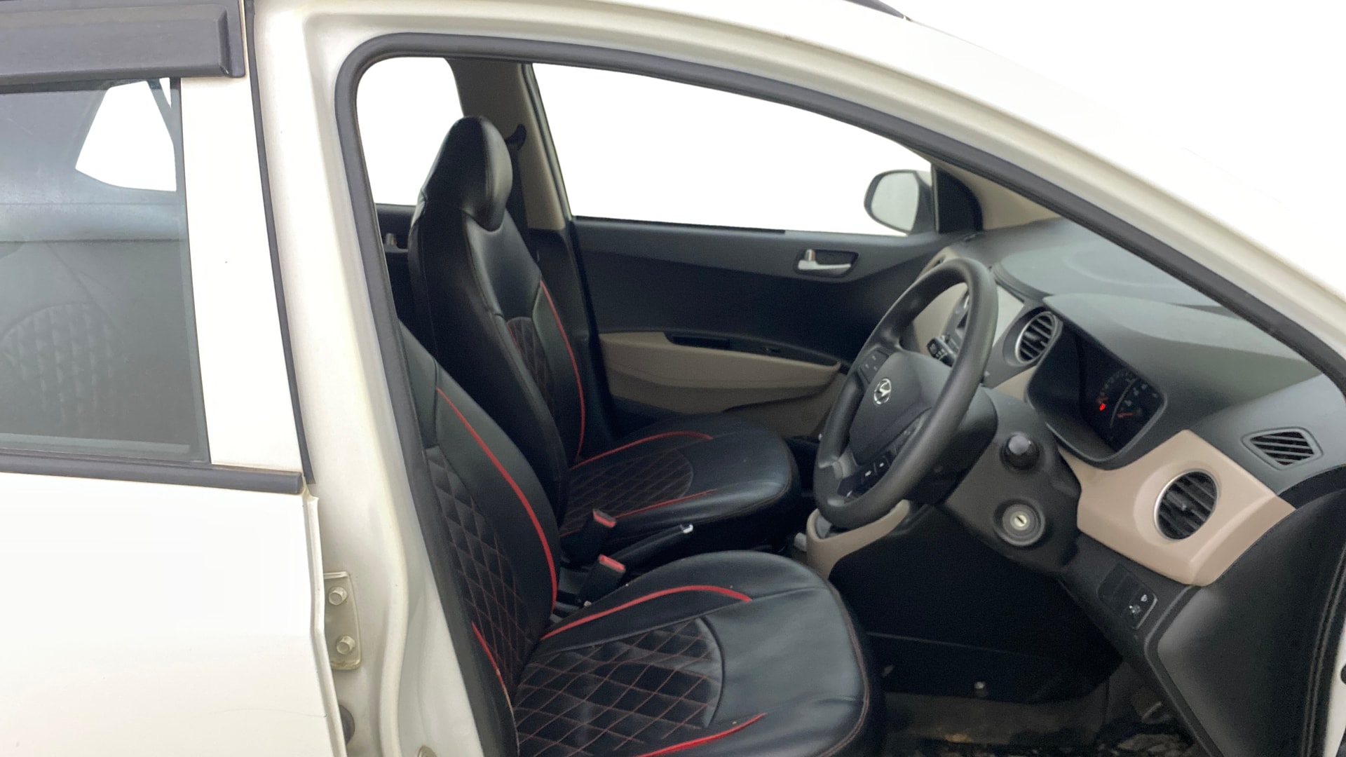 View 2019 Hyundai Grand i10 Sportz 1.2 Kappa Image 26 Used 2019 Hyundai Grand i10 Sportz 1.2 Kappa Image 26