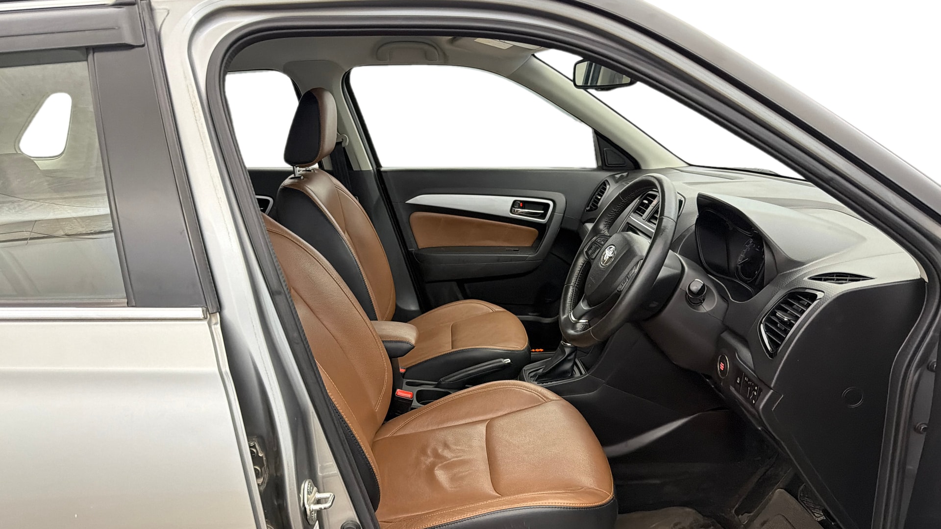 View 2022 Toyota Urban Cruiser Premium AT Image 27 Used 2022 Toyota Urban Cruiser Premium AT Image 27