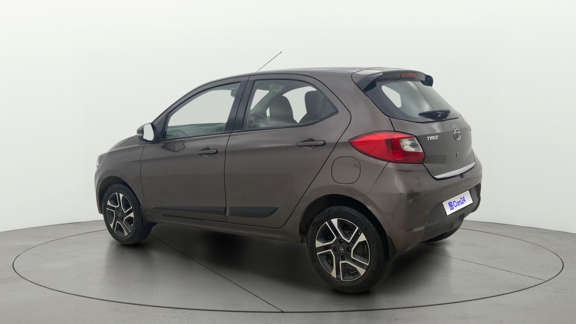 View 2020 Tata Tiago Revotorq XB Image 2 Used 2020 Tata Tiago Revotorq XB Image 2