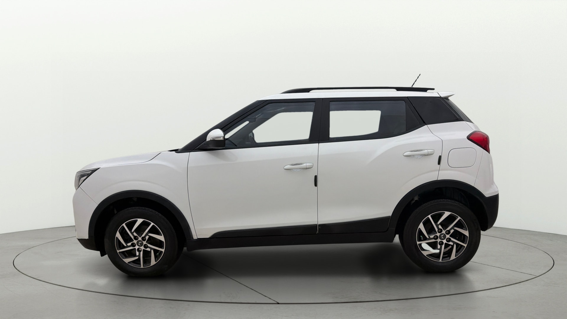 Used 2025 Mahindra XUV300 Used 2025 Mahindra XUV300