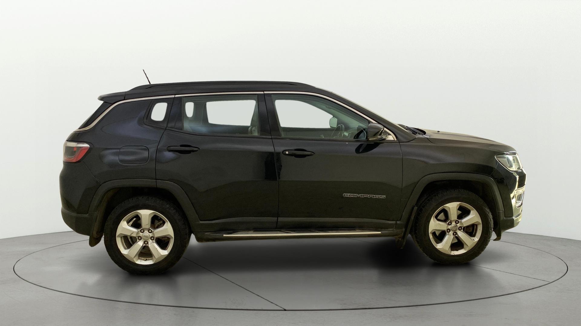 View 2018 Jeep Compass Limited 1.4 Multi AIR Petrol DDCT AT BS IV Image 8 Used 2018 Jeep Compass Limited 1.4 Multi AIR Petrol DDCT AT BS IV Image 8