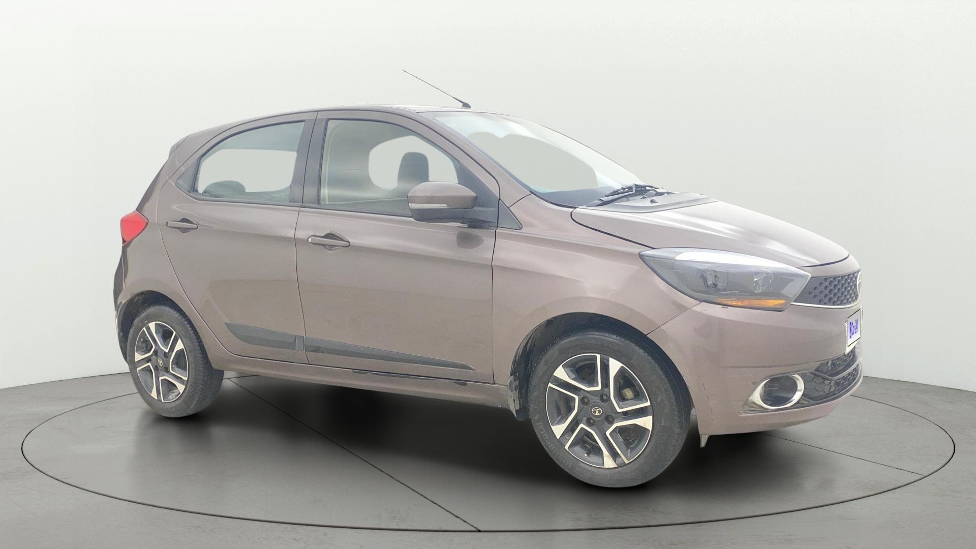 View 2020 Tata Tiago Revotorq XB Image 35 Used 2020 Tata Tiago Revotorq XB Image 35