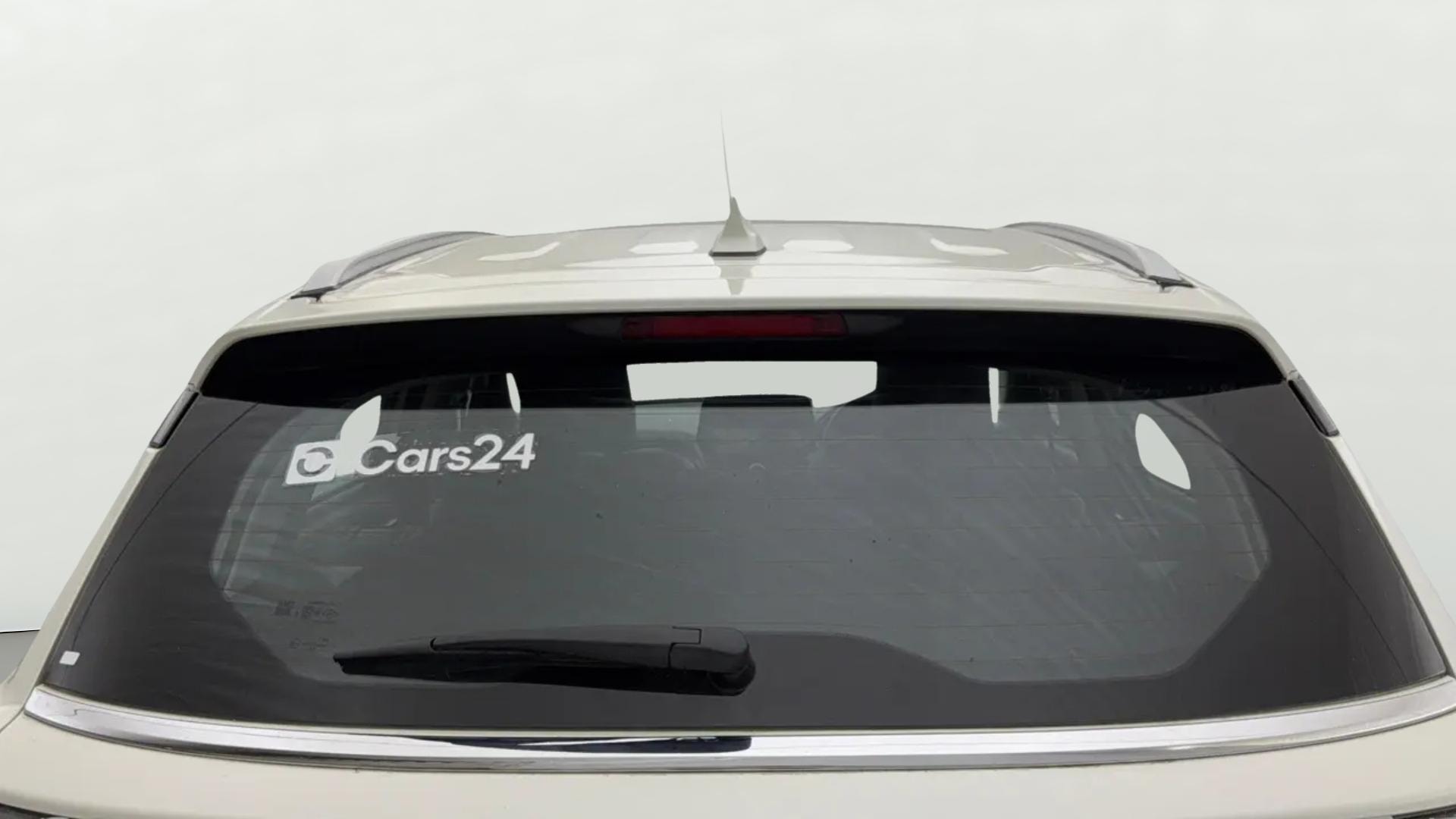 View 2024 Toyota Urban Cruiser Hyryder V e-Drive 2WD HYBRID Image 5 Used 2024 Toyota Urban Cruiser Hyryder V e-Drive 2WD HYBRID Image 5