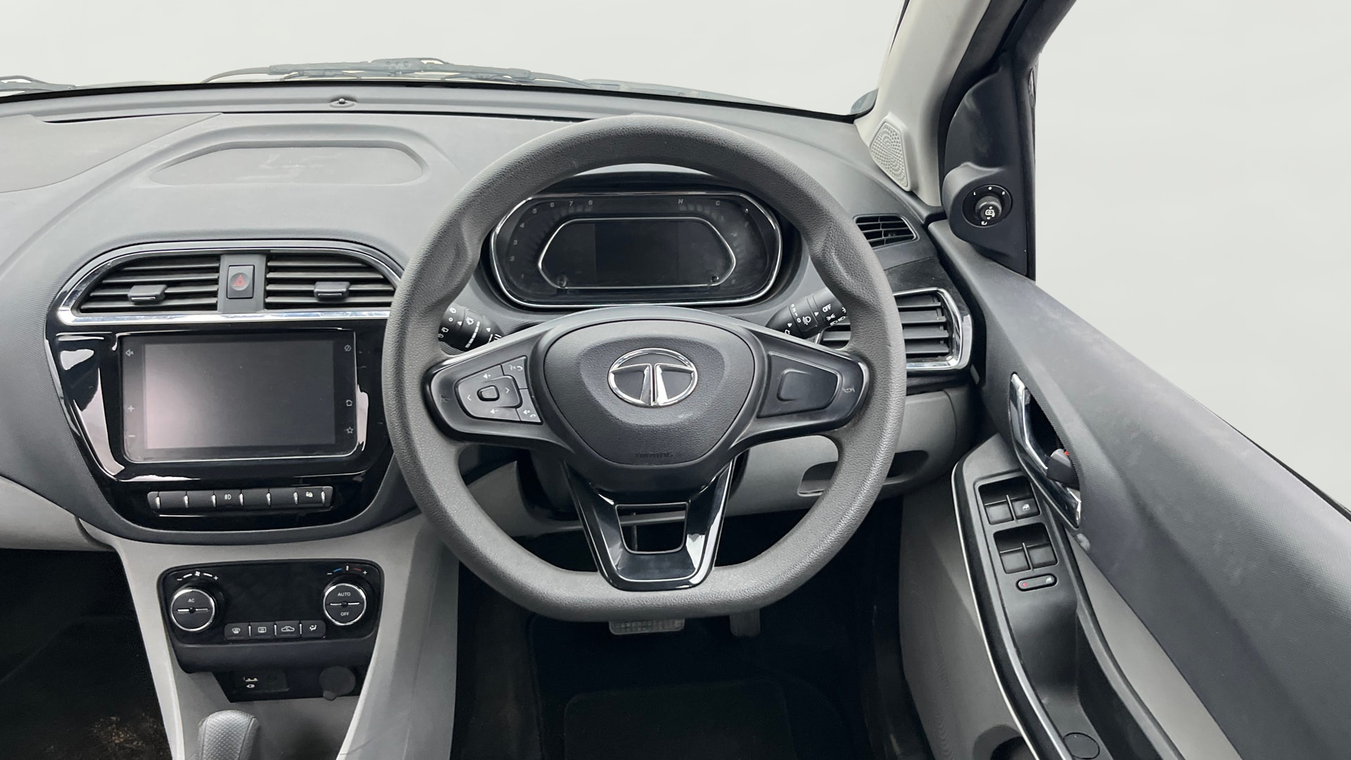 View 2020 Tata Tiago Revotorq XB Image 20 Used 2020 Tata Tiago Revotorq XB Image 20
