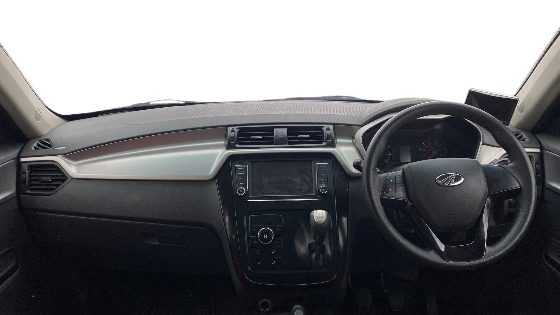 View 2018 Mahindra KUV100 K2 Petrol BS IV Image 15 Used 2018 Mahindra KUV100 K2 Petrol BS IV Image 15