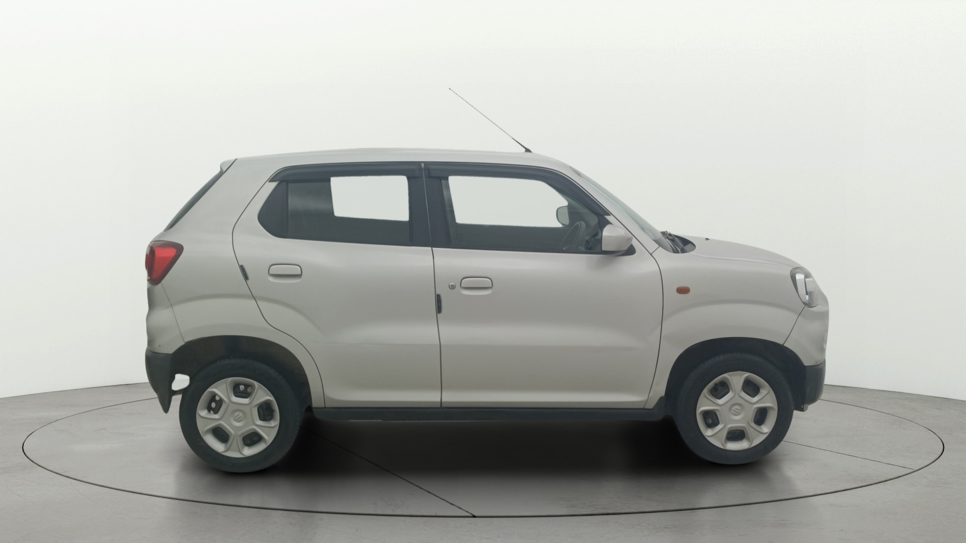 View 2021 Maruti Suzuki 1000 Base Variant Image 8 Used 2021 Maruti Suzuki 1000 Base Variant Image 8
