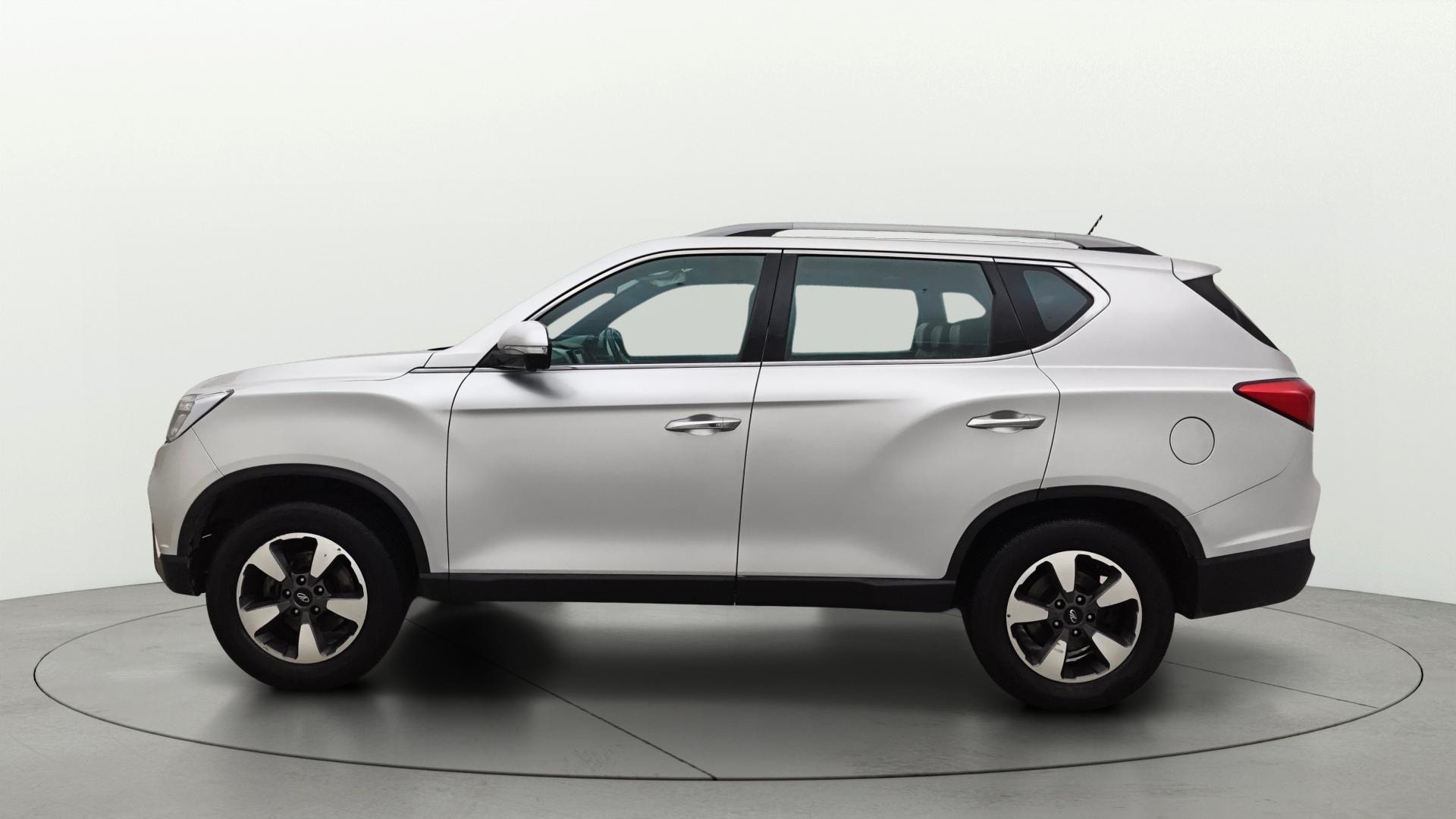 View 2019 Mahindra Alturas G4 4WD AT Image 28 Used 2019 Mahindra Alturas G4 4WD AT Image 28