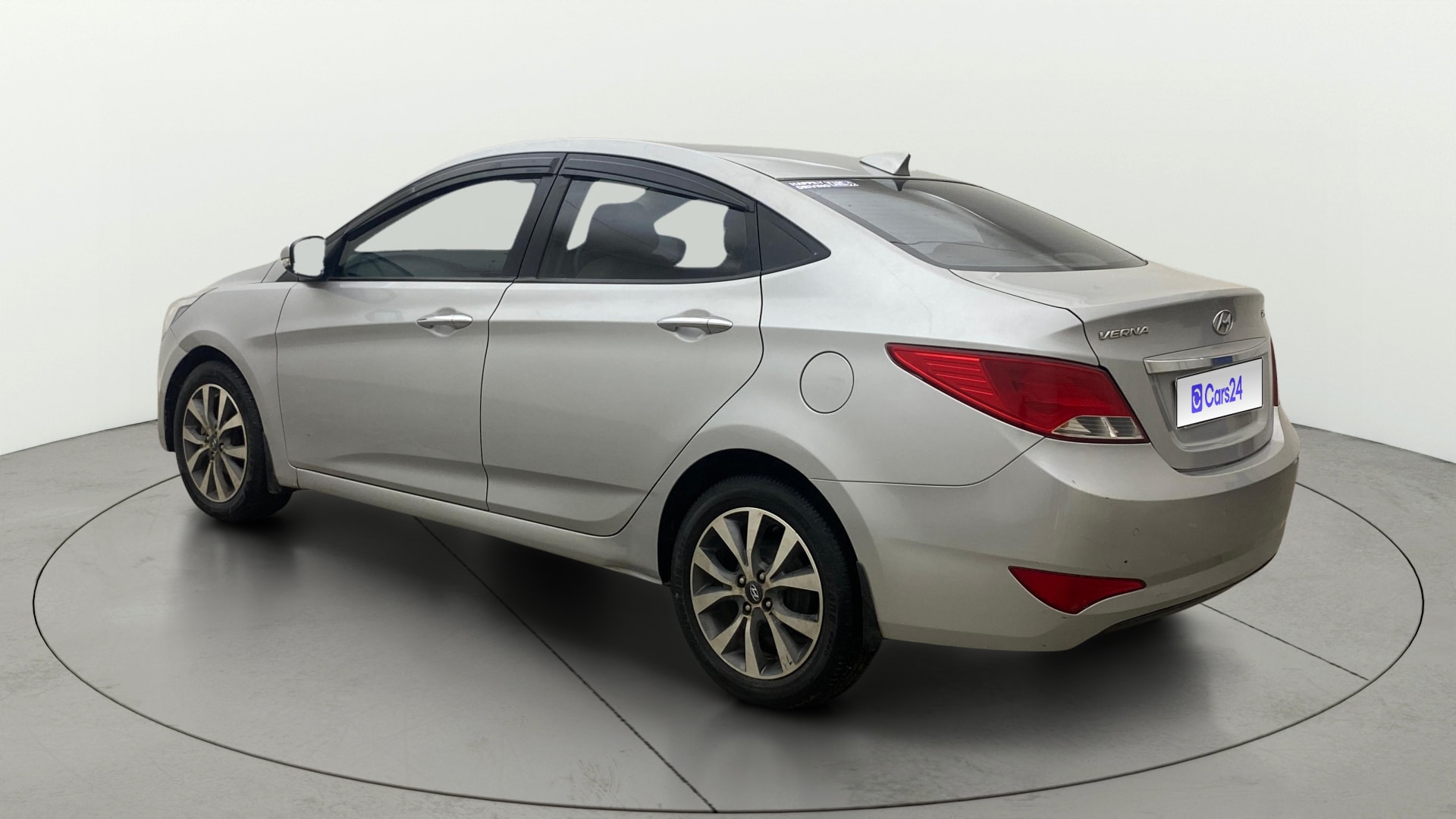 View 2016 Hyundai Verna 1.6 VTVT SX Image 2 Used 2016 Hyundai Verna 1.6 VTVT SX Image 2