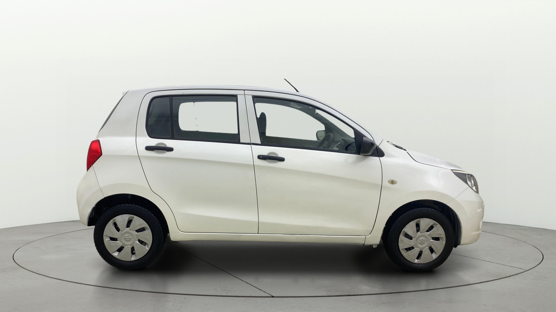 View 2017 Maruti Suzuki 1000 Base Variant Image 8 Used 2017 Maruti Suzuki 1000 Base Variant Image 8