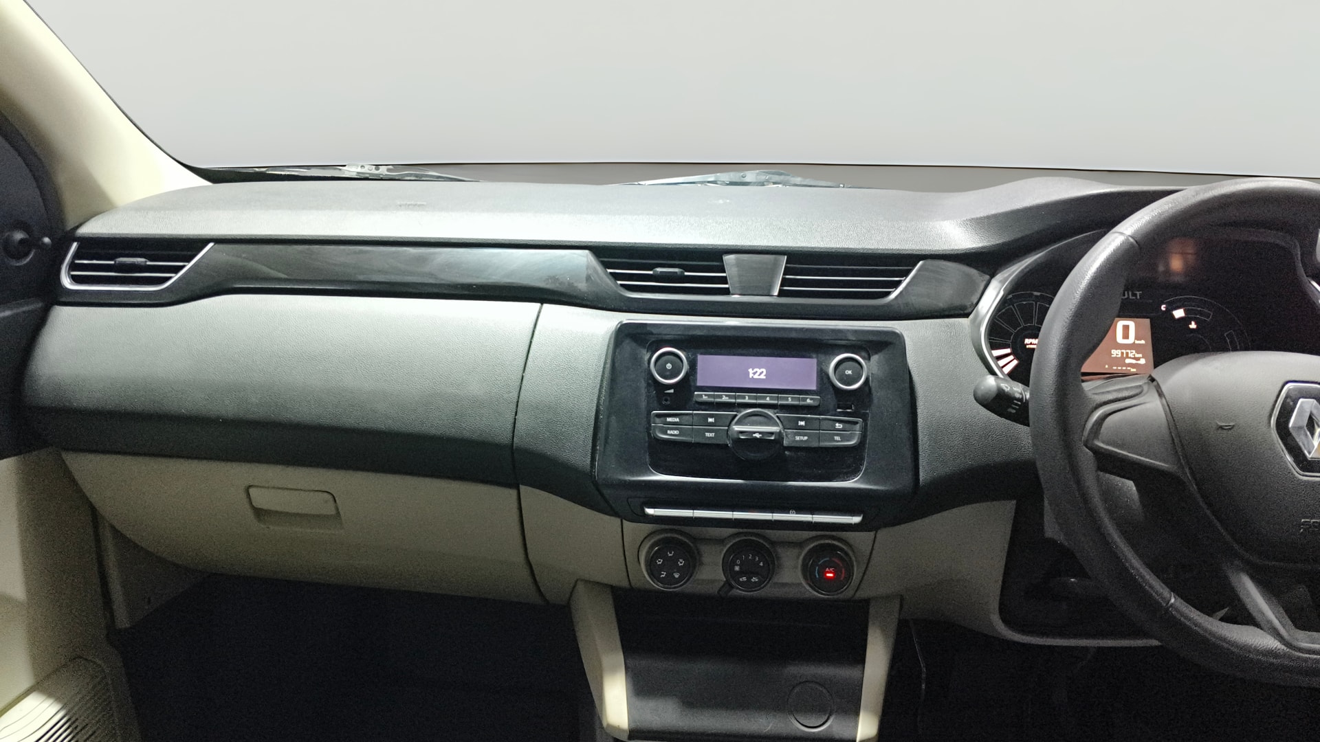 View 2020 Renault Triber RXE Image 18 Used 2020 Renault Triber RXE Image 18