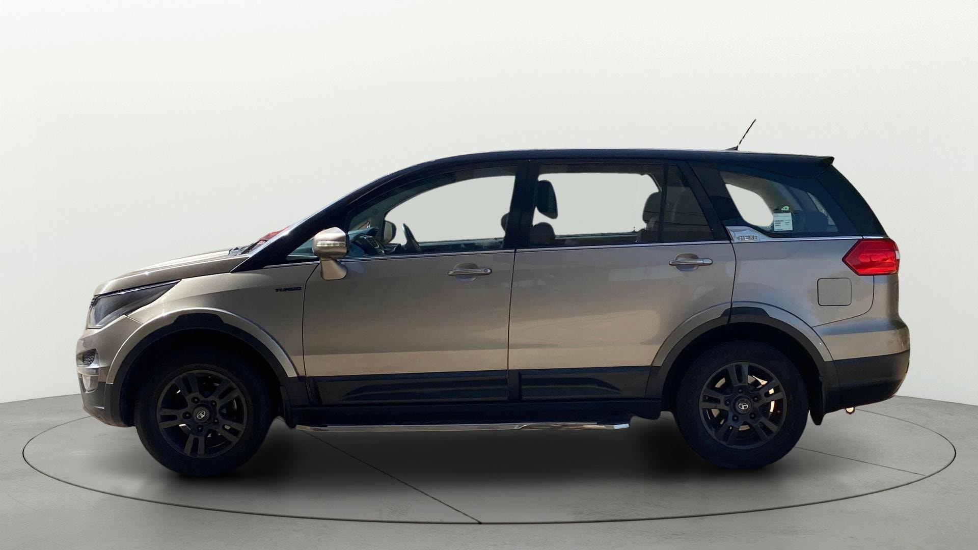 View 2019 Tata Hexa XTA 4X2 Image 6 Used 2019 Tata Hexa XTA 4X2 Image 6
