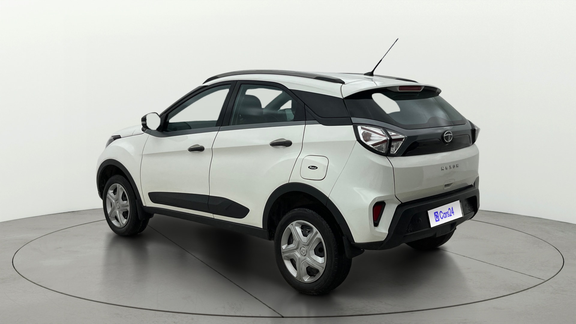 View 2020 Tata Nexon Revotron XM Image 2 Used 2020 Tata Nexon Revotron XM Image 2