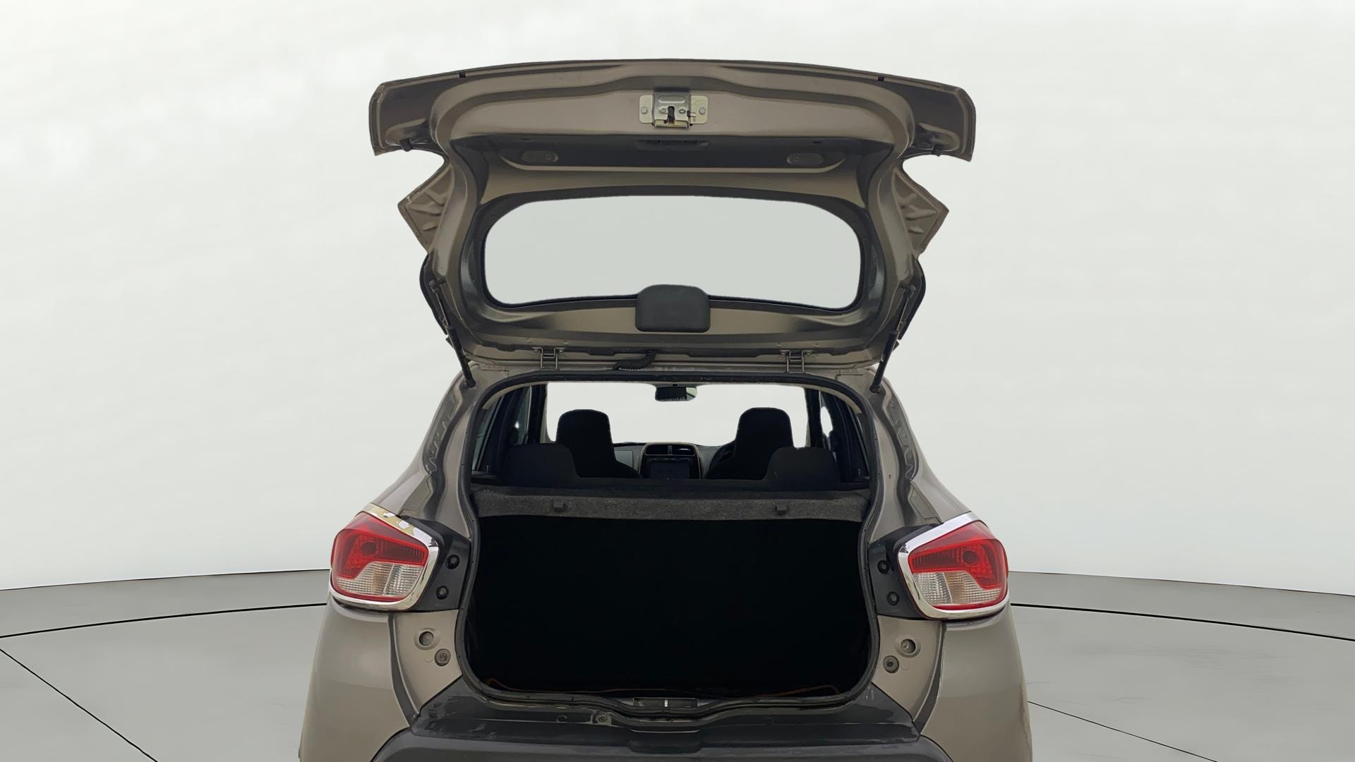 View 2019 Renault Kwid RXT 1.0 Driver Airbag Option Image 30 Used 2019 Renault Kwid RXT 1.0 Driver Airbag Option Image 30