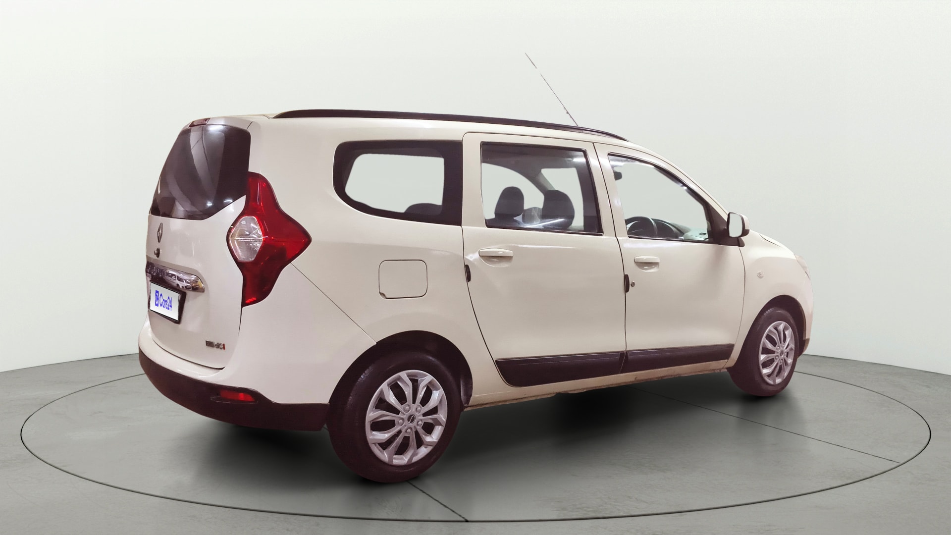 View 2015 Renault Lodgy 110 PS RxL (8 Seater) Image 43 Used 2015 Renault Lodgy 110 PS RxL (8 Seater) Image 43