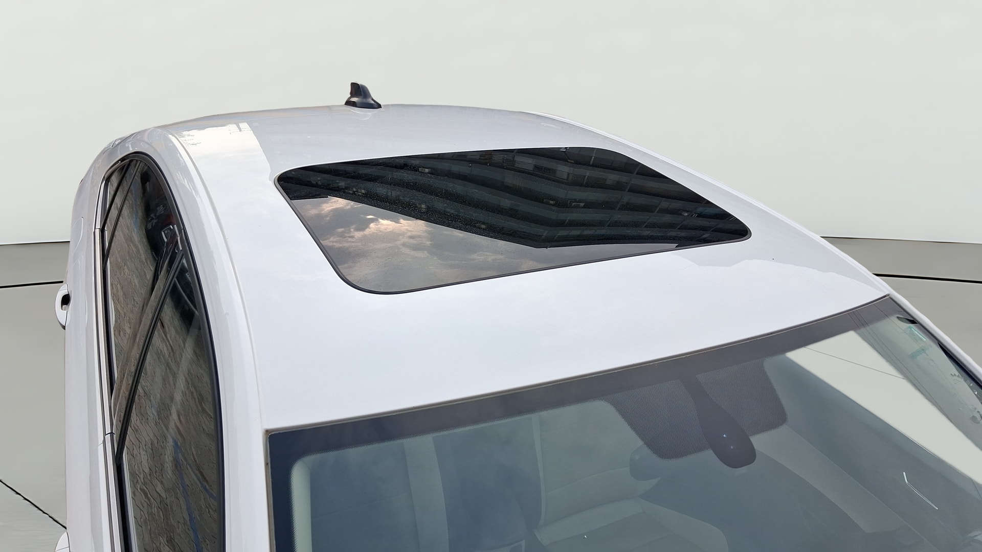 View 2023 Skoda Slavia Style 1.0 TSI AT Image 6 Used 2023 Skoda Slavia Style 1.0 TSI AT Image 6
