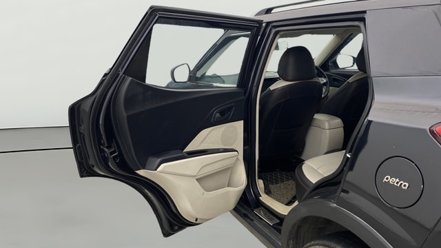 View Mahindra XUV300 Image 23 Used Mahindra XUV300 Image 23