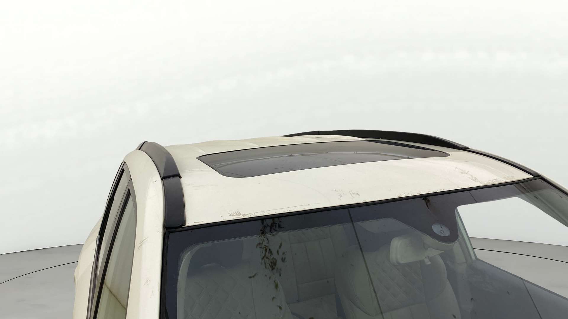 View 2015 Mahindra XUV500 W10 FWD Image 5 Used 2015 Mahindra XUV500 W10 FWD Image 5