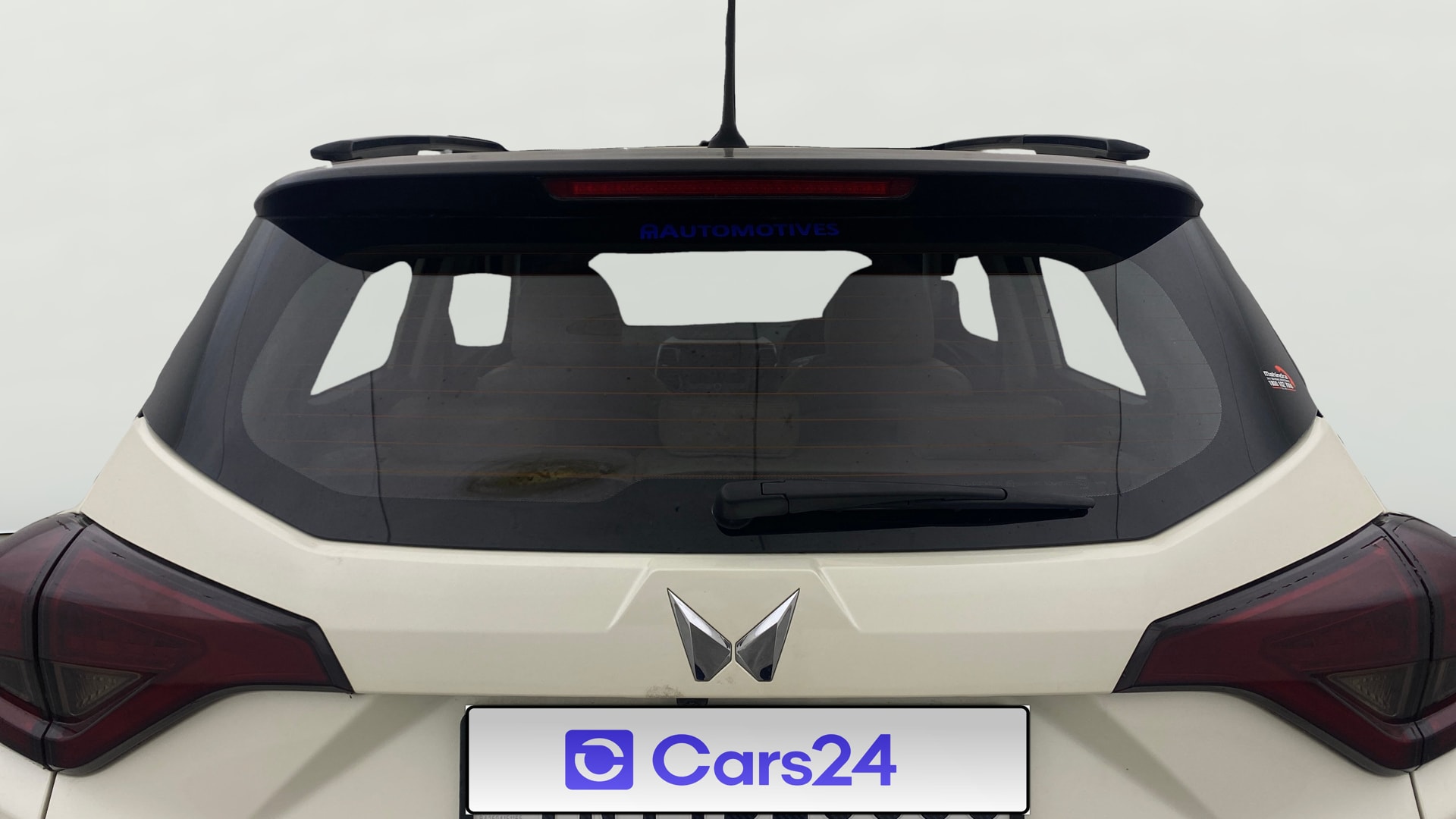 Used 2023 Mahindra XUV300 Used 2023 Mahindra XUV300