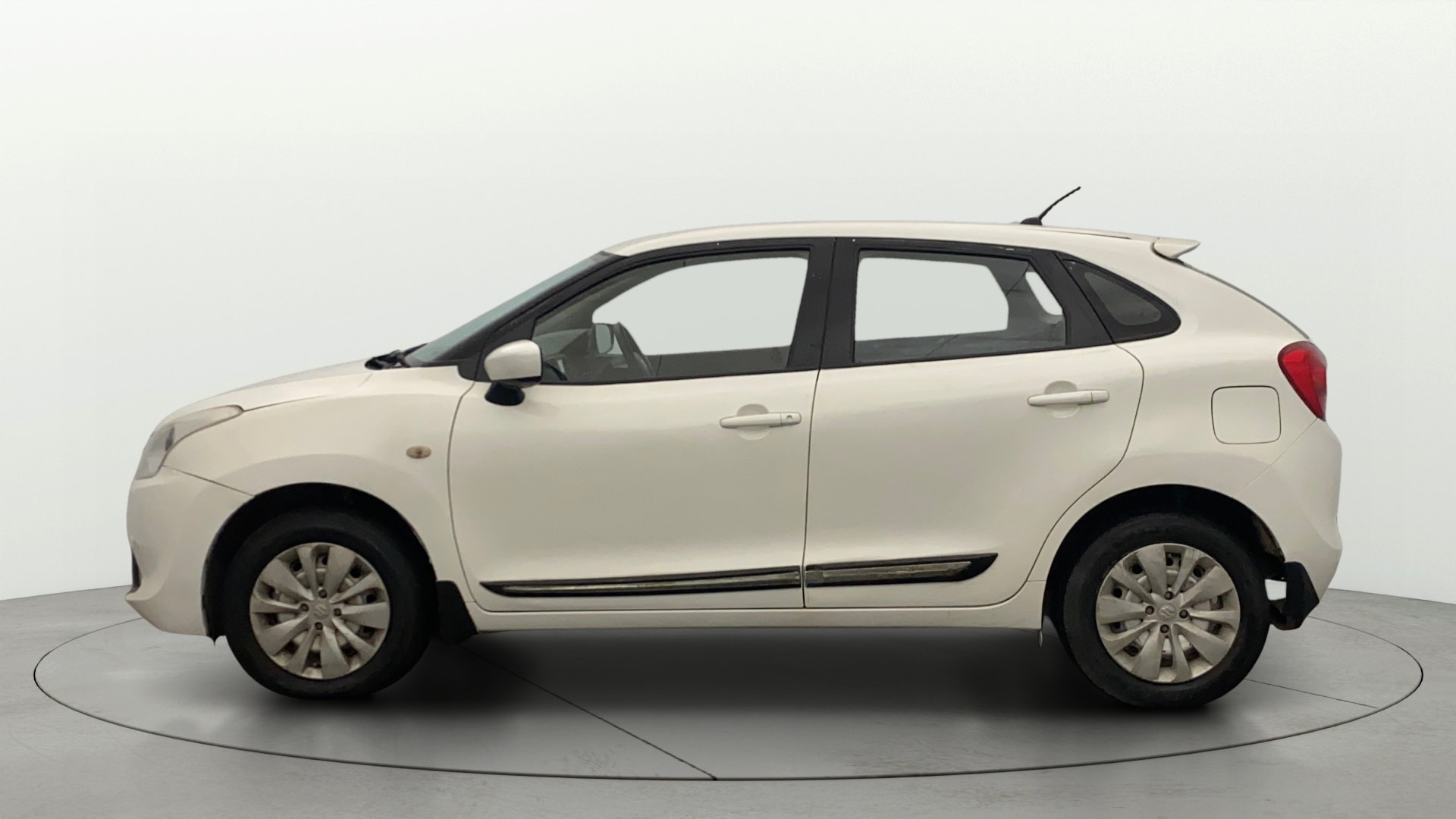View 2017 Maruti Suzuki 1000 Base Variant Image 5 Used 2017 Maruti Suzuki 1000 Base Variant Image 5