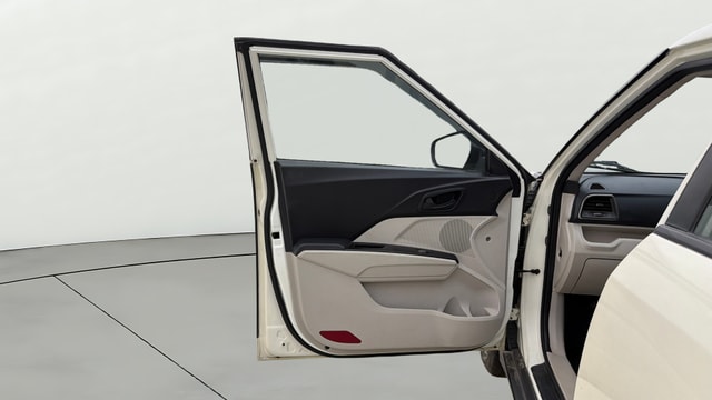 View Mahindra XUV300 Image 31 Used Mahindra XUV300 Image 31