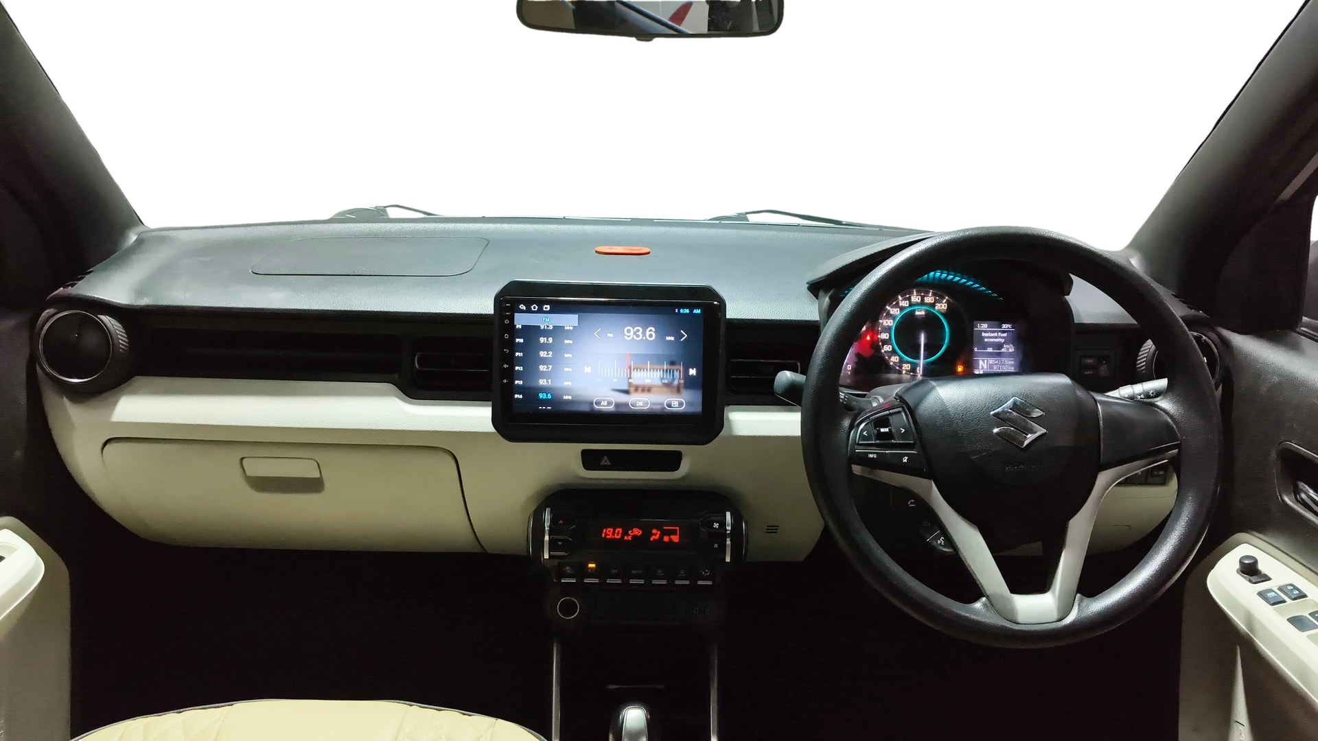 View 2018 Maruti Suzuki 1000 Base Variant Image 15 Used 2018 Maruti Suzuki 1000 Base Variant Image 15