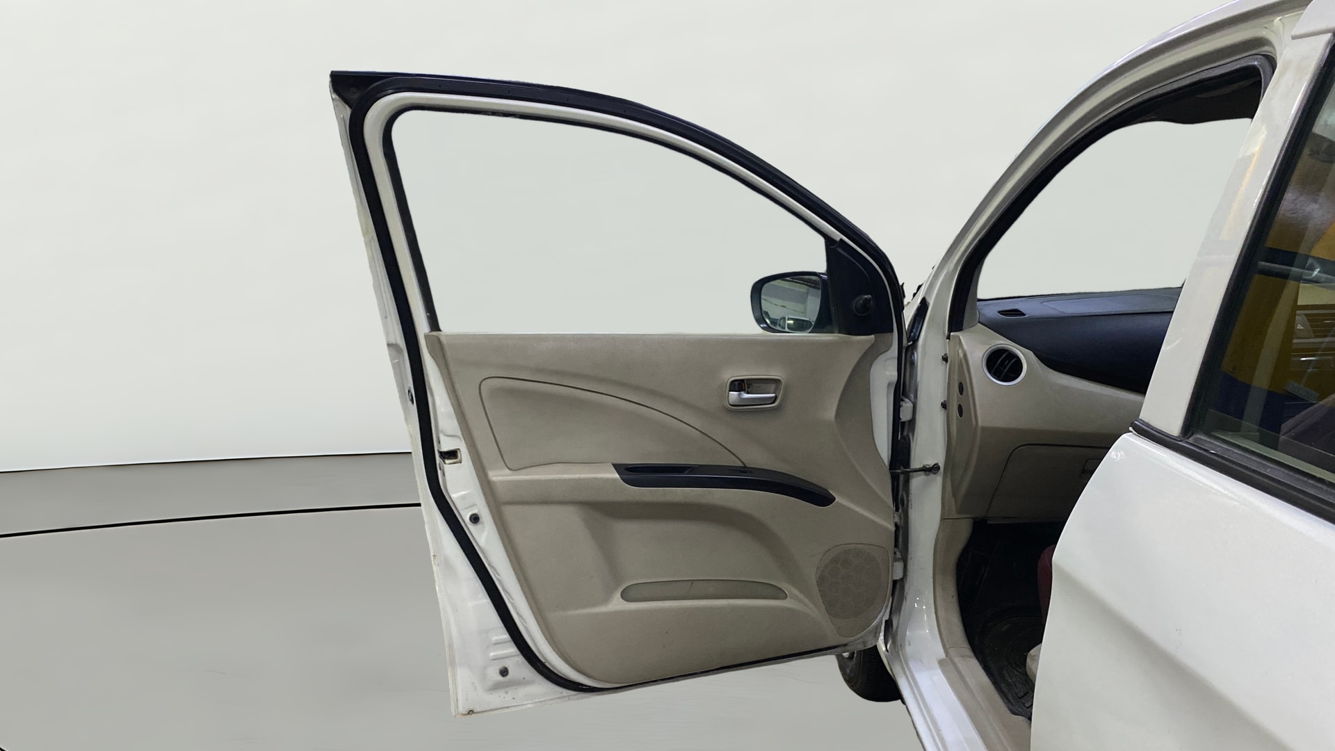 View 2019 Maruti Suzuki 1000 Base Variant Image 40 Used 2019 Maruti Suzuki 1000 Base Variant Image 40