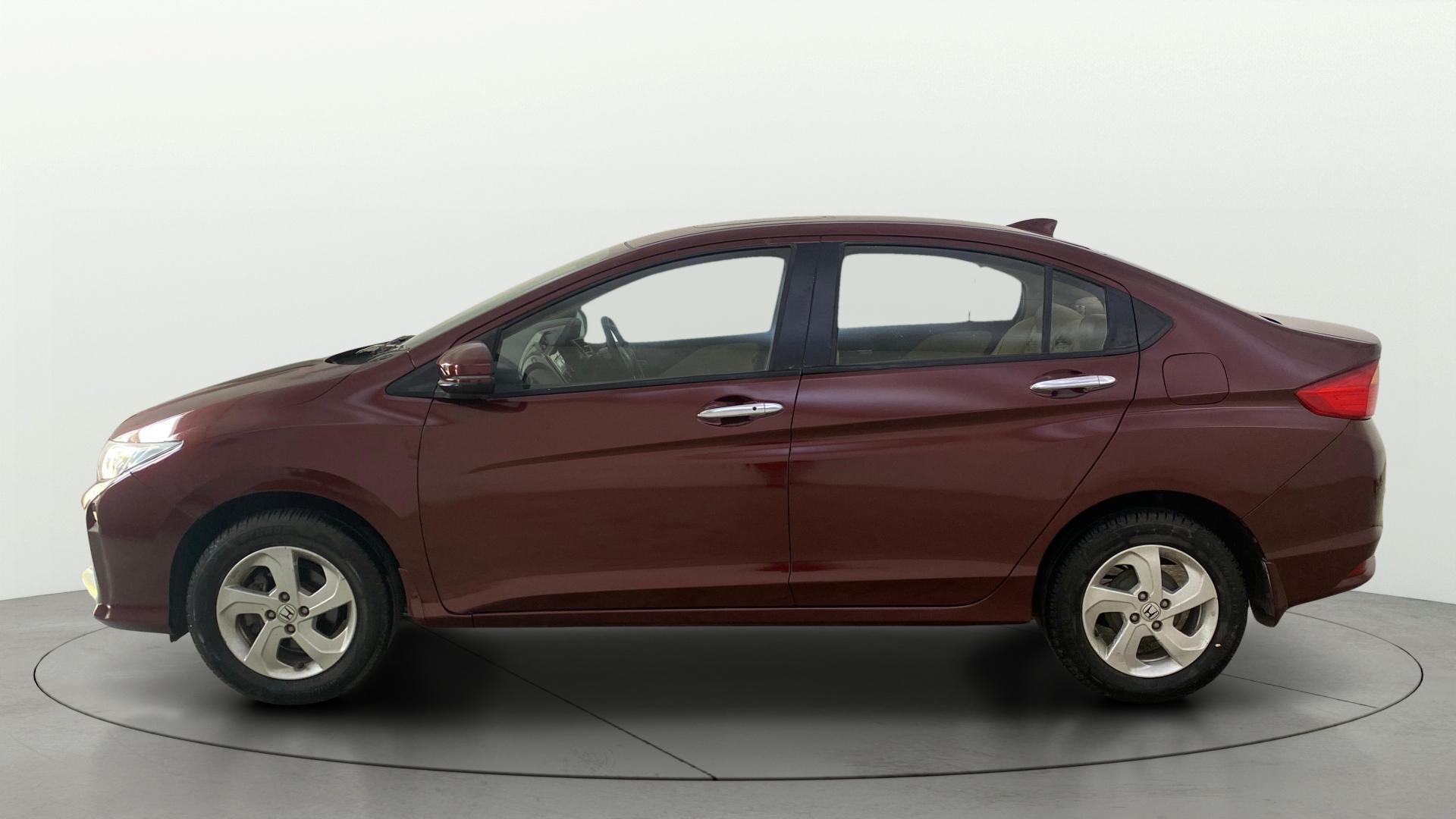 View 2016 Honda City ZX MT Diesel Anniversary Edition Image 6 Used 2016 Honda City ZX MT Diesel Anniversary Edition Image 6