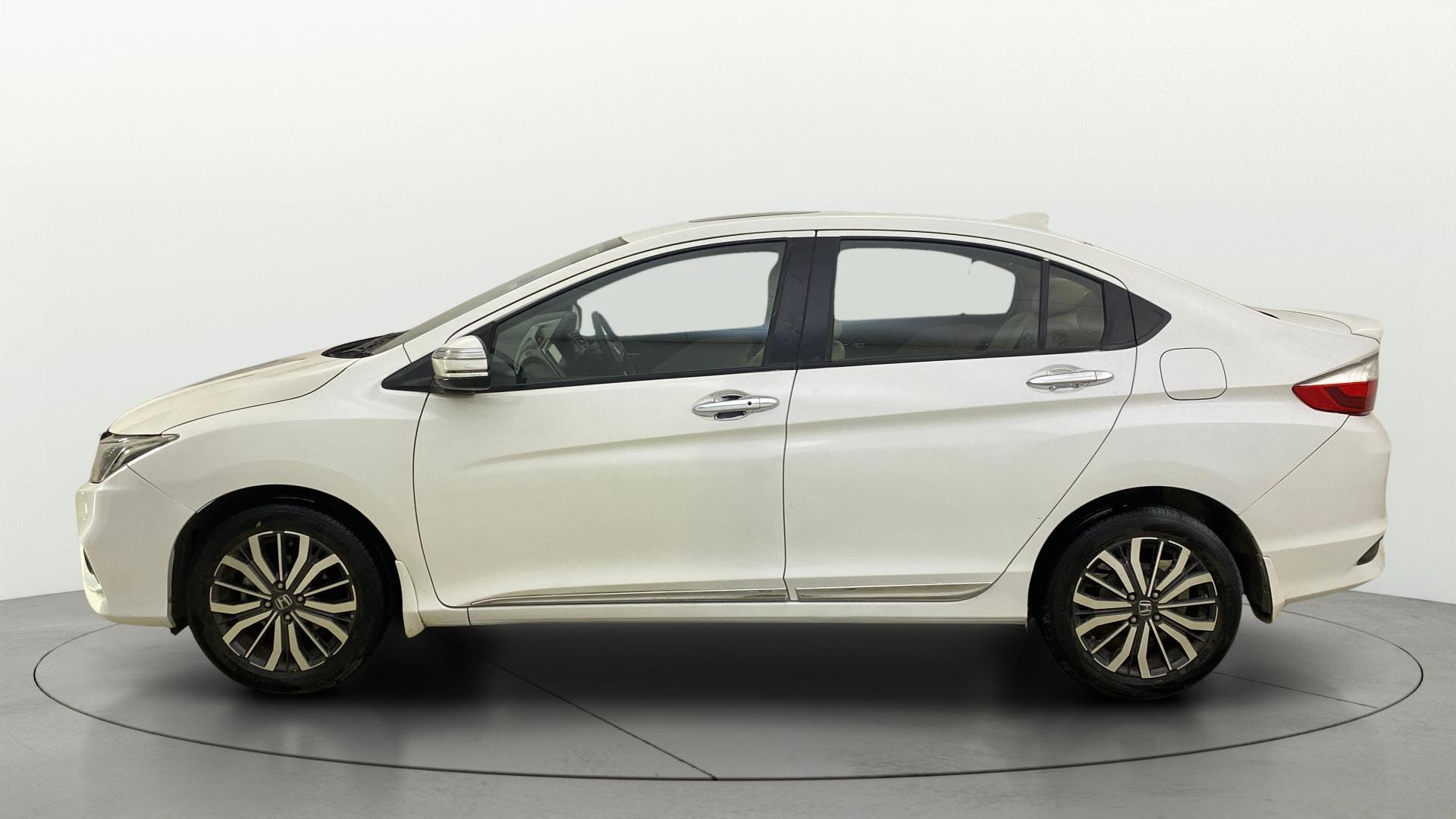 View 2017 Honda City ZX CVT Image 6 Used 2017 Honda City ZX CVT Image 6
