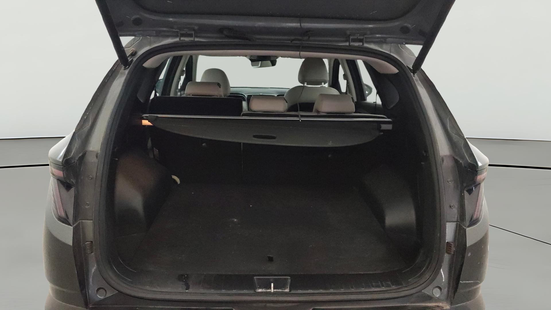 View 2024 Hyundai Tucson Signature 2.0 AT Petrol Image 40 Used 2024 Hyundai Tucson Signature 2.0 AT Petrol Image 40