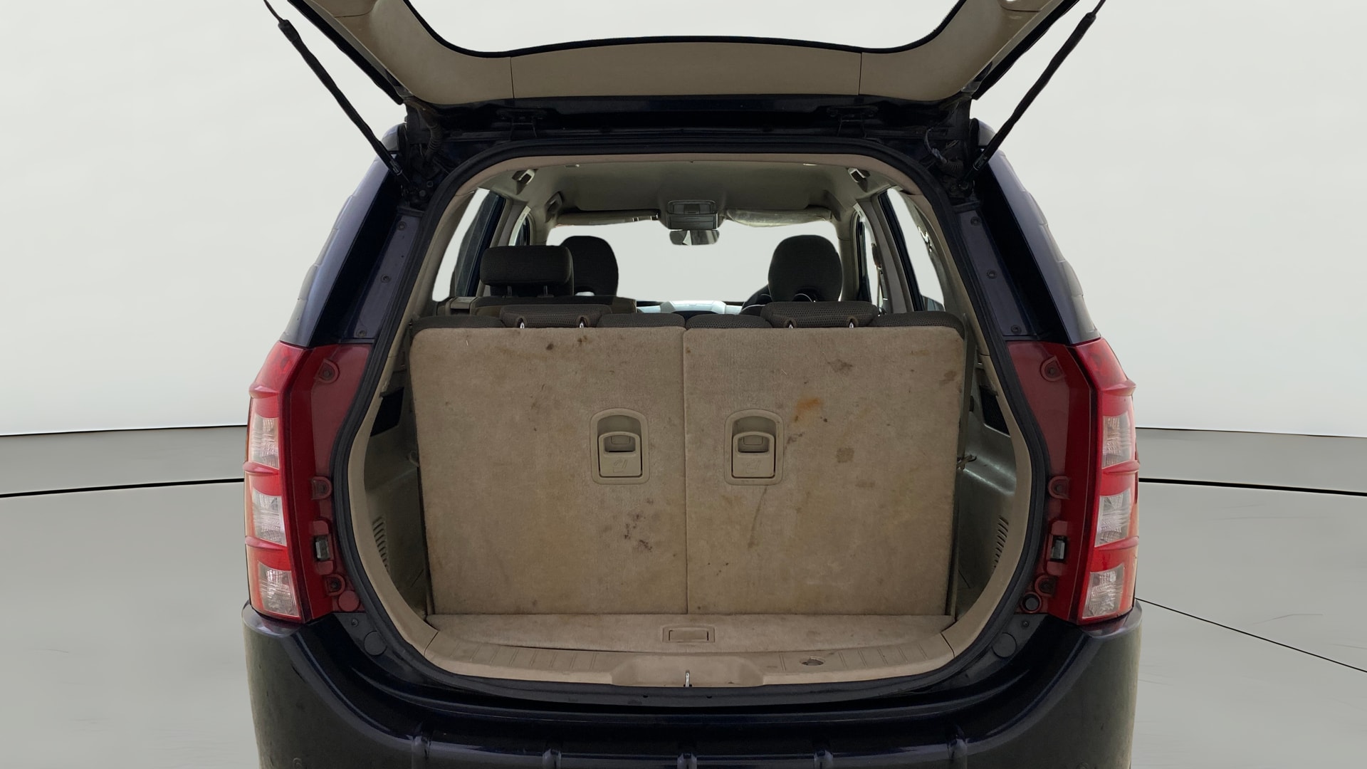 View 2018 Mahindra XUV500 W6 AT Image 38 Used 2018 Mahindra XUV500 W6 AT Image 38