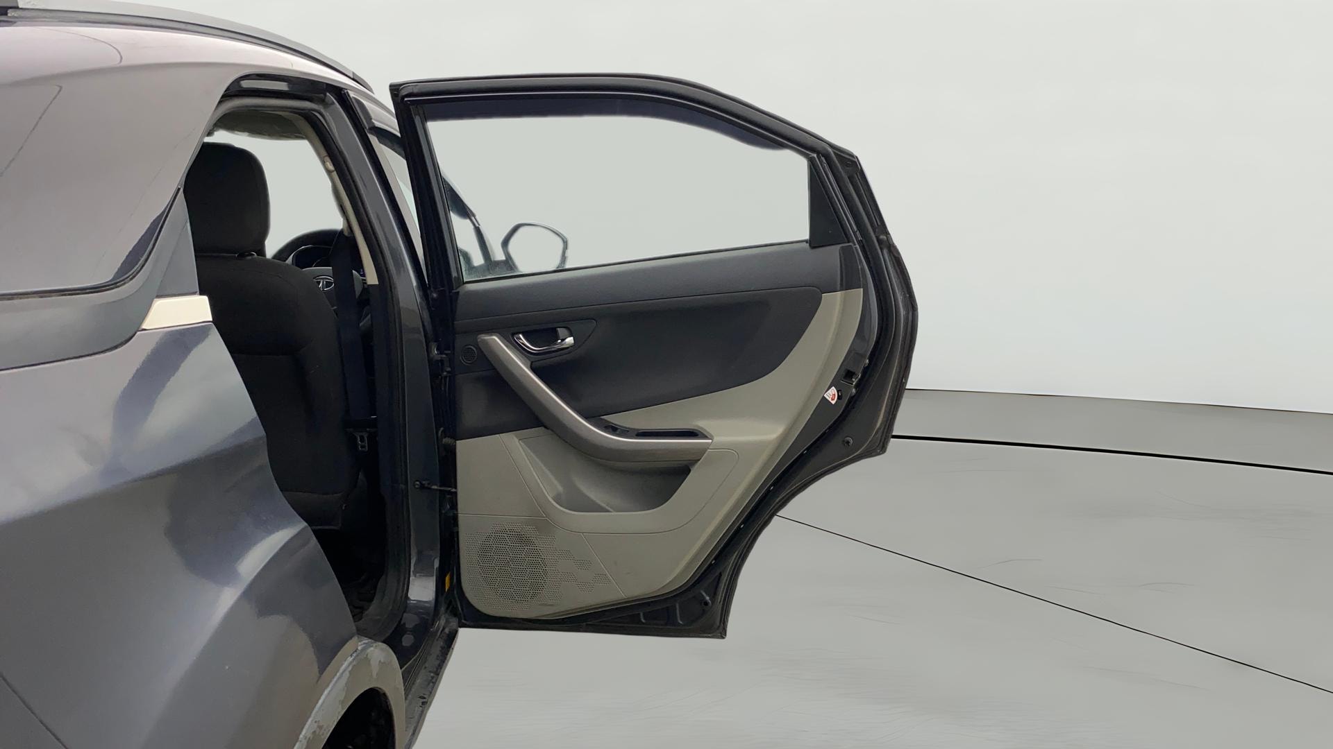 View 2019 Tata Nexon Revotron XE Image 7 Used 2019 Tata Nexon Revotron XE Image 7