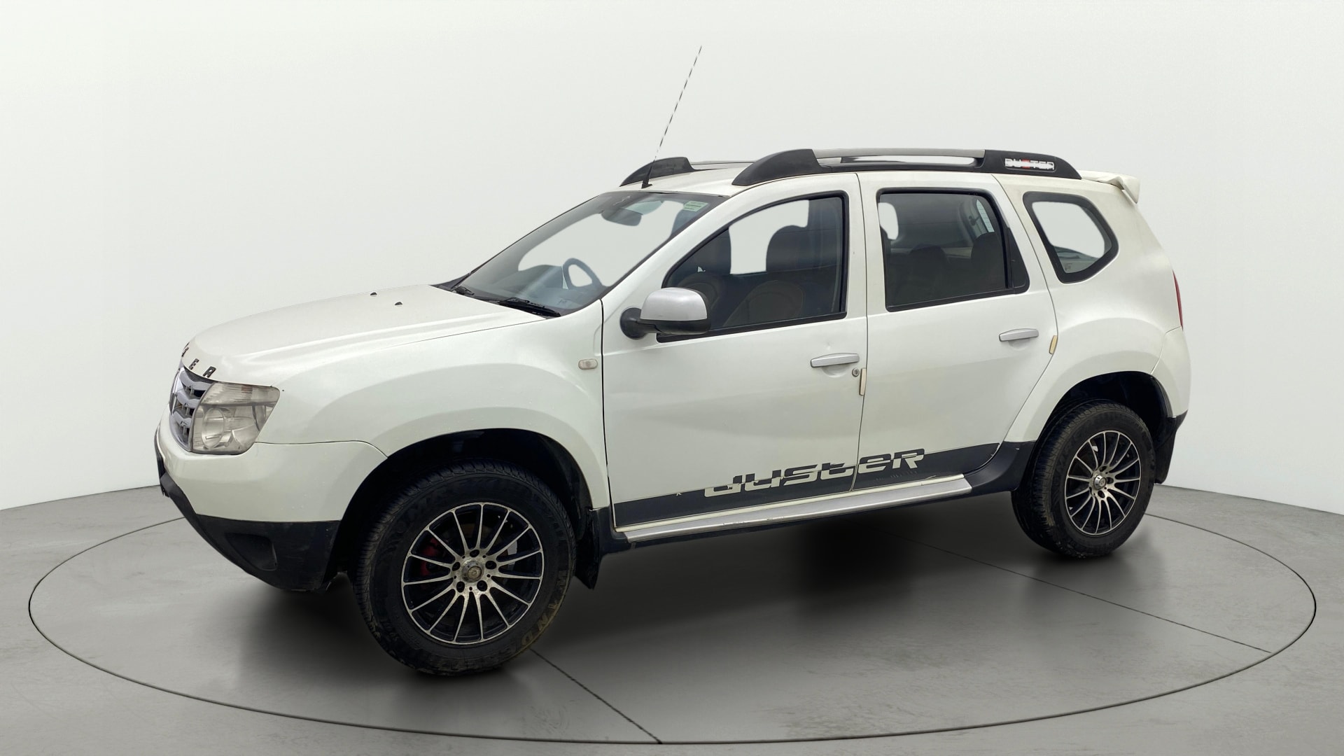 View 2014 Renault Duster Diesel 85PS 4x2 MT Image 21 Used 2014 Renault Duster Diesel 85PS 4x2 MT Image 21