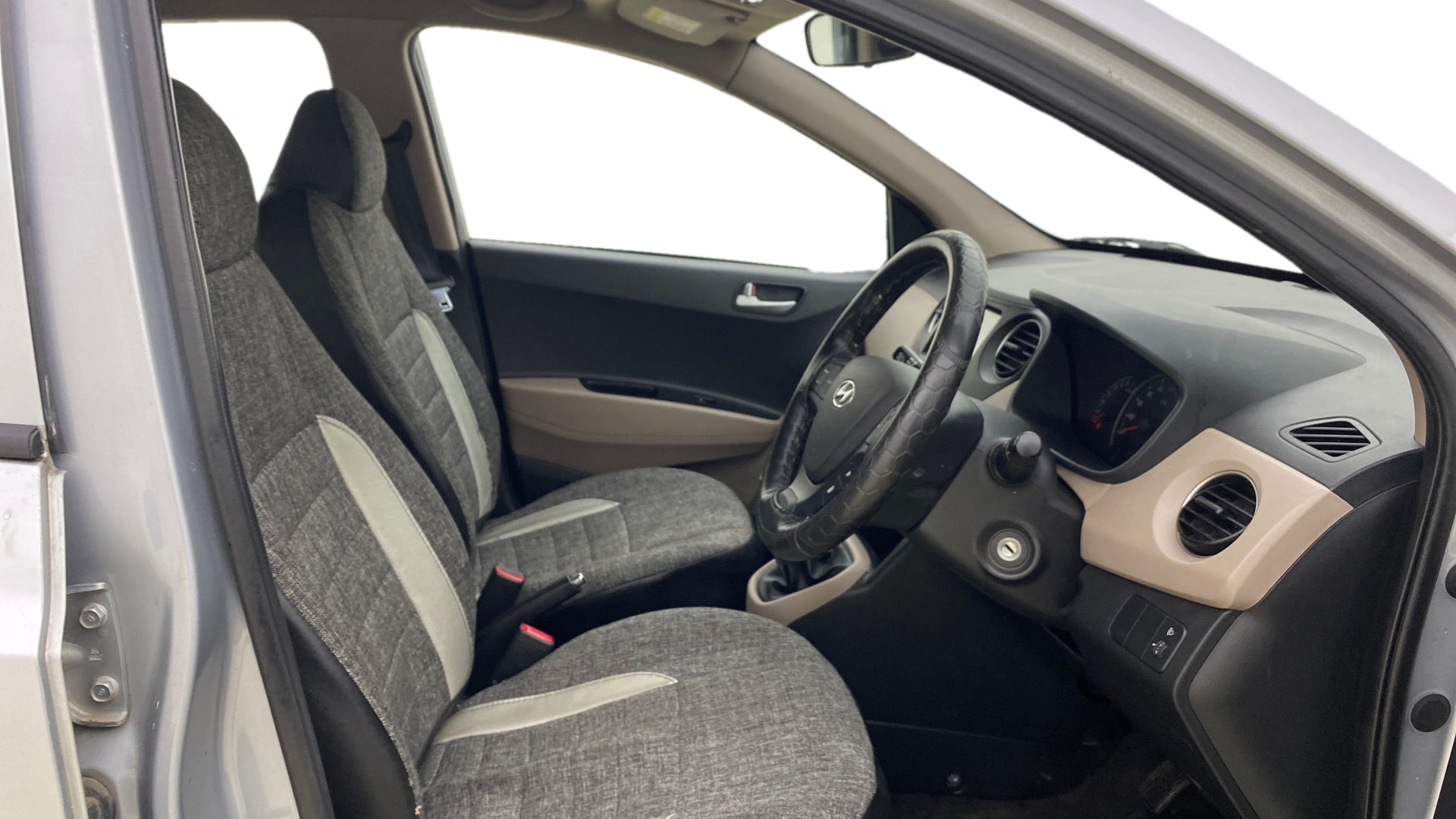 View 2019 Hyundai Grand i10 Sportz 1.2 Kappa Image 26 Used 2019 Hyundai Grand i10 Sportz 1.2 Kappa Image 26