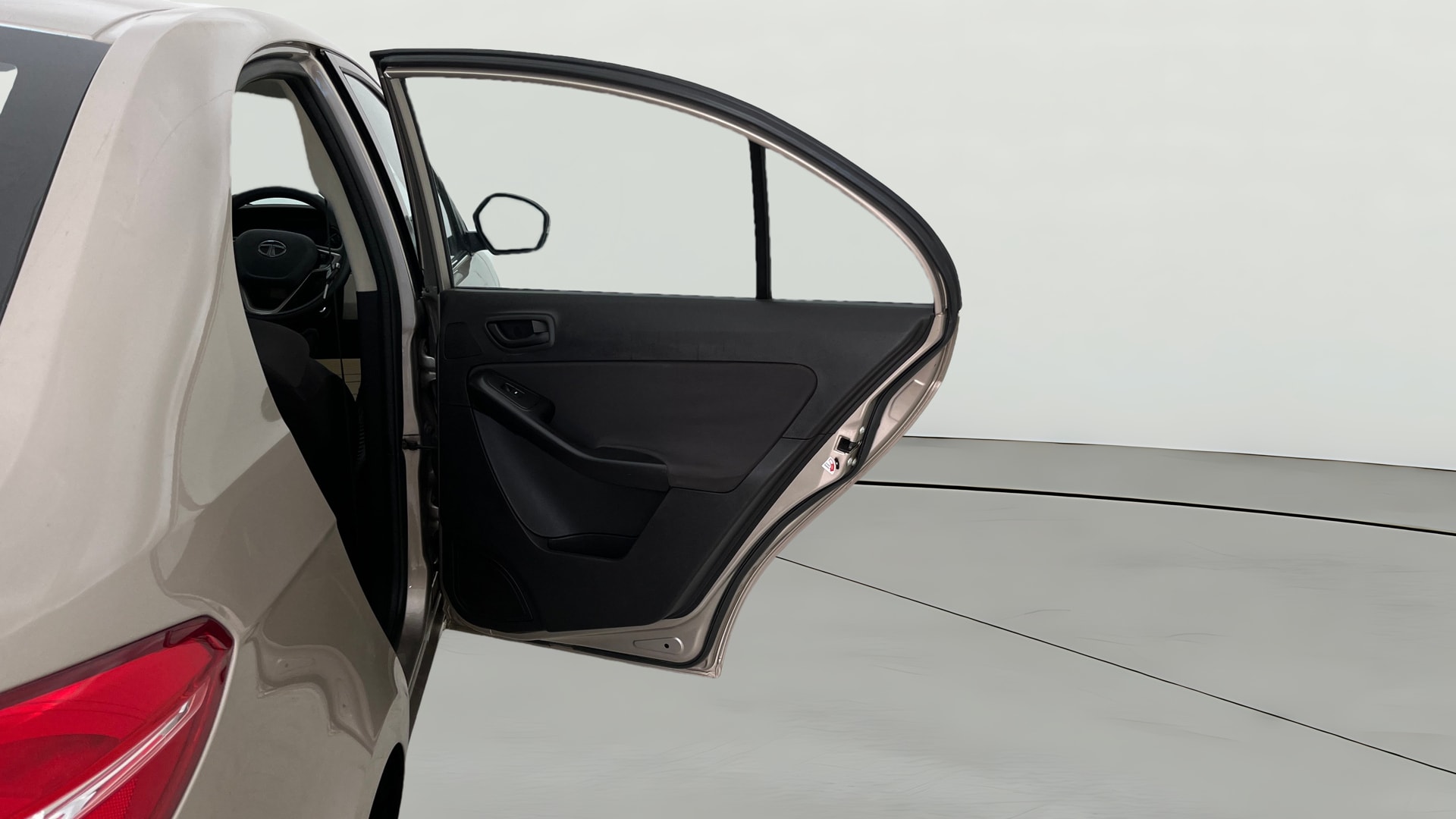 View 2015 Tata Zest XM Petrol Image 7 Used 2015 Tata Zest XM Petrol Image 7