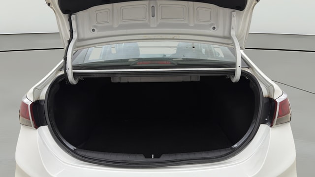 View Hyundai Verna Image 41 Used Hyundai Verna Image 41