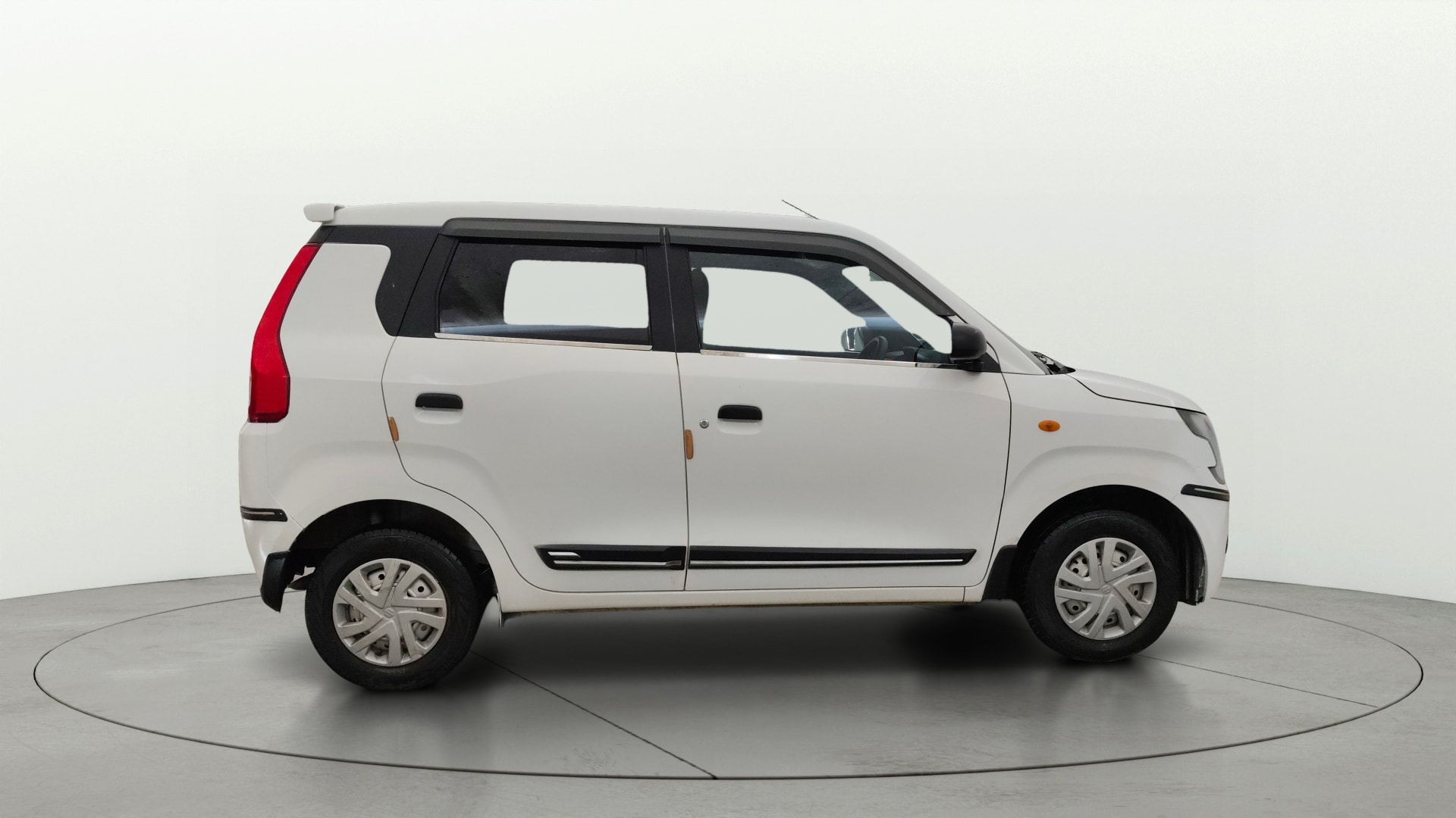 View 2019 Maruti Suzuki 1000 Base Variant Image 8 Used 2019 Maruti Suzuki 1000 Base Variant Image 8