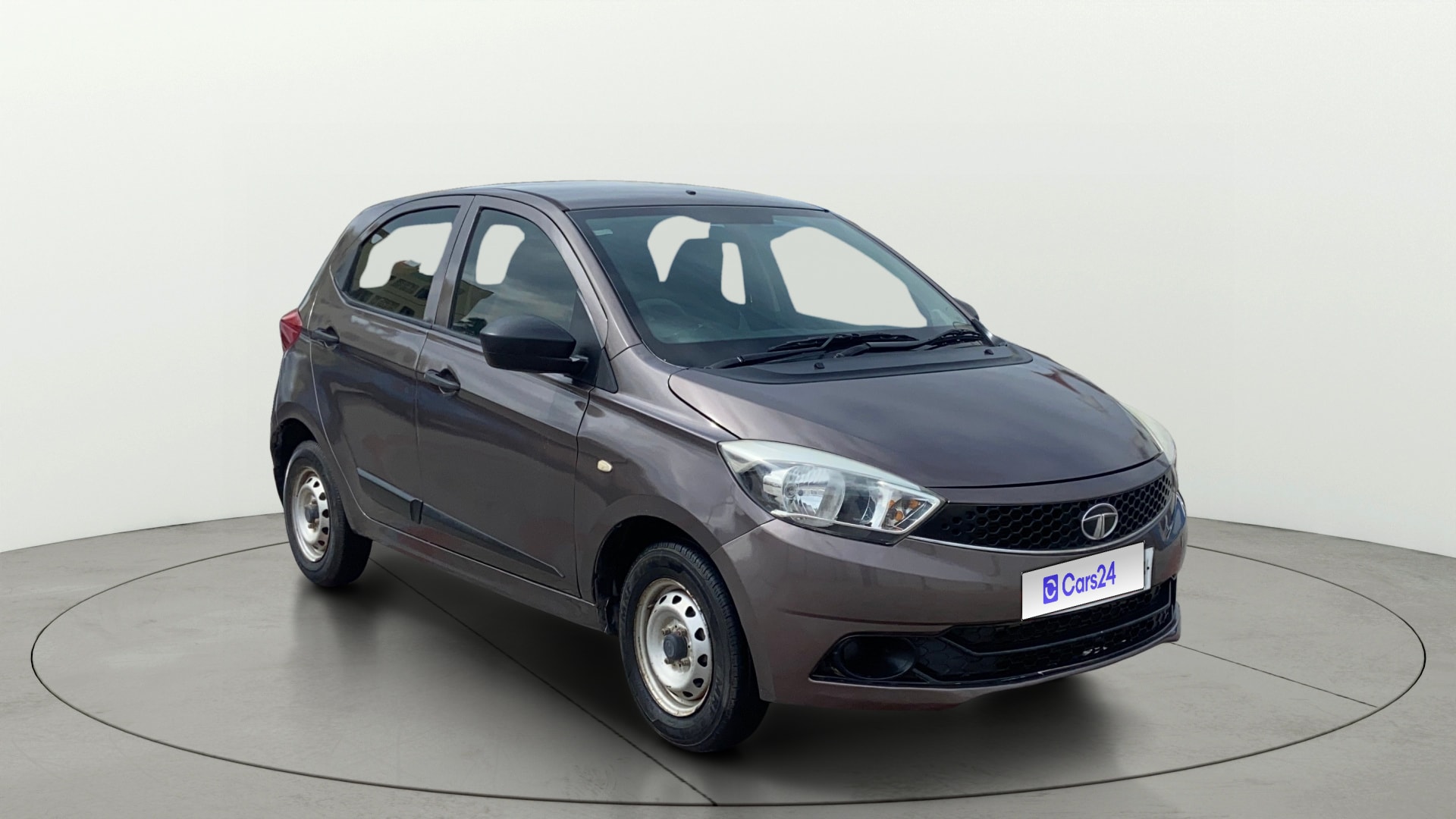 View 2018 Tata Tiago Revotorq XE Image 35 Used 2018 Tata Tiago Revotorq XE Image 35