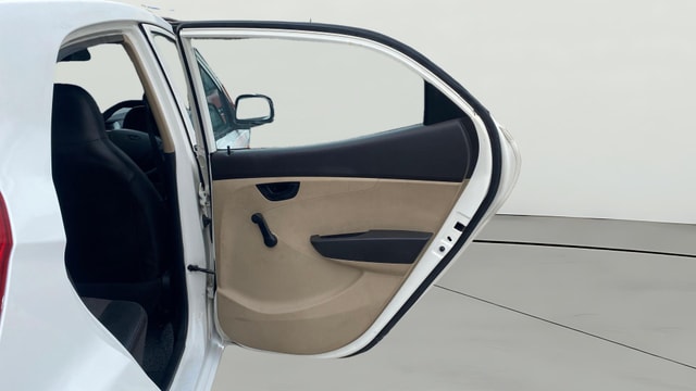 View Hyundai EON Image 7 Used Hyundai EON Image 7