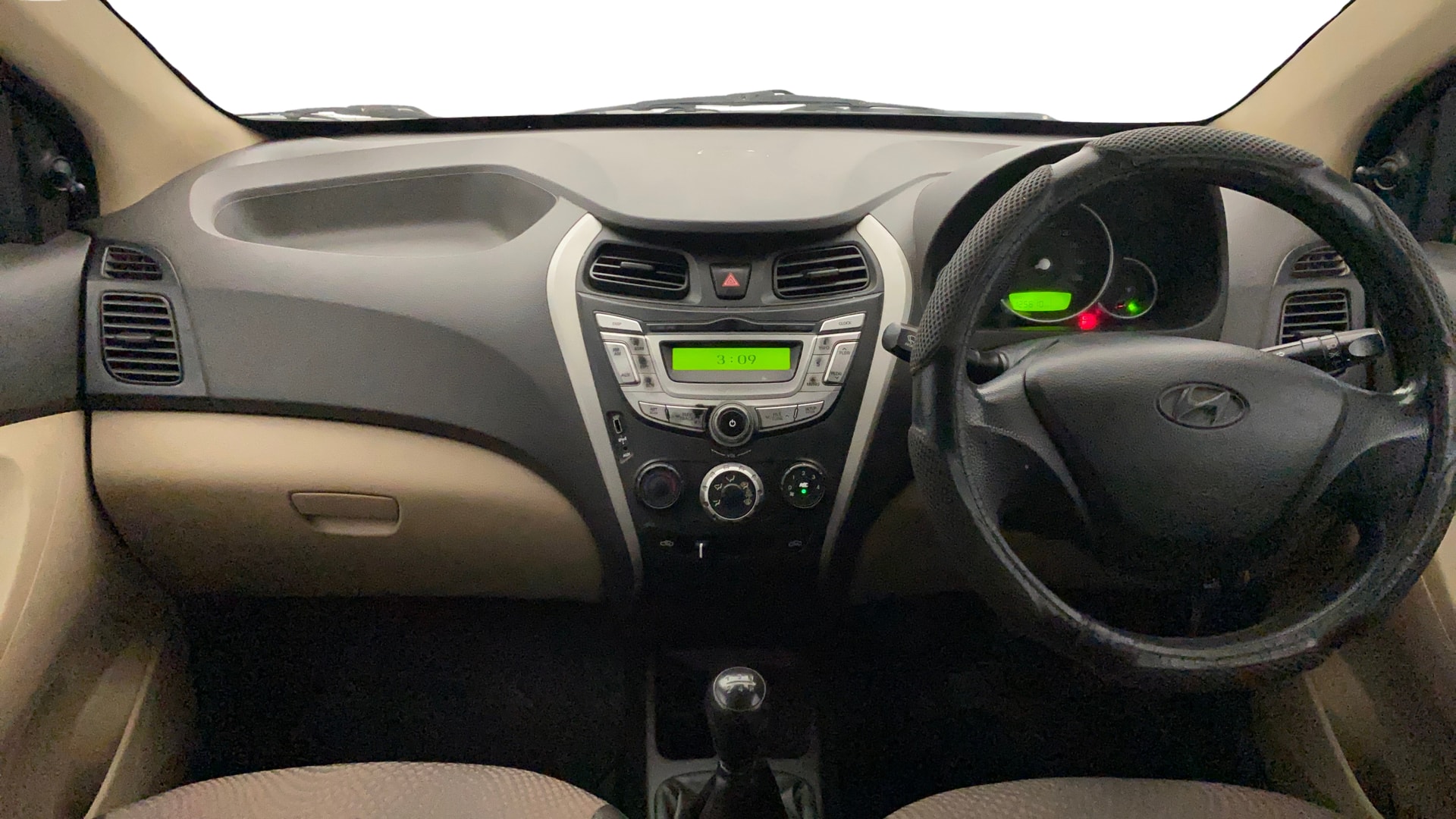 View 2017 Hyundai EON Magna Plus Image 15 Used 2017 Hyundai EON Magna Plus Image 15