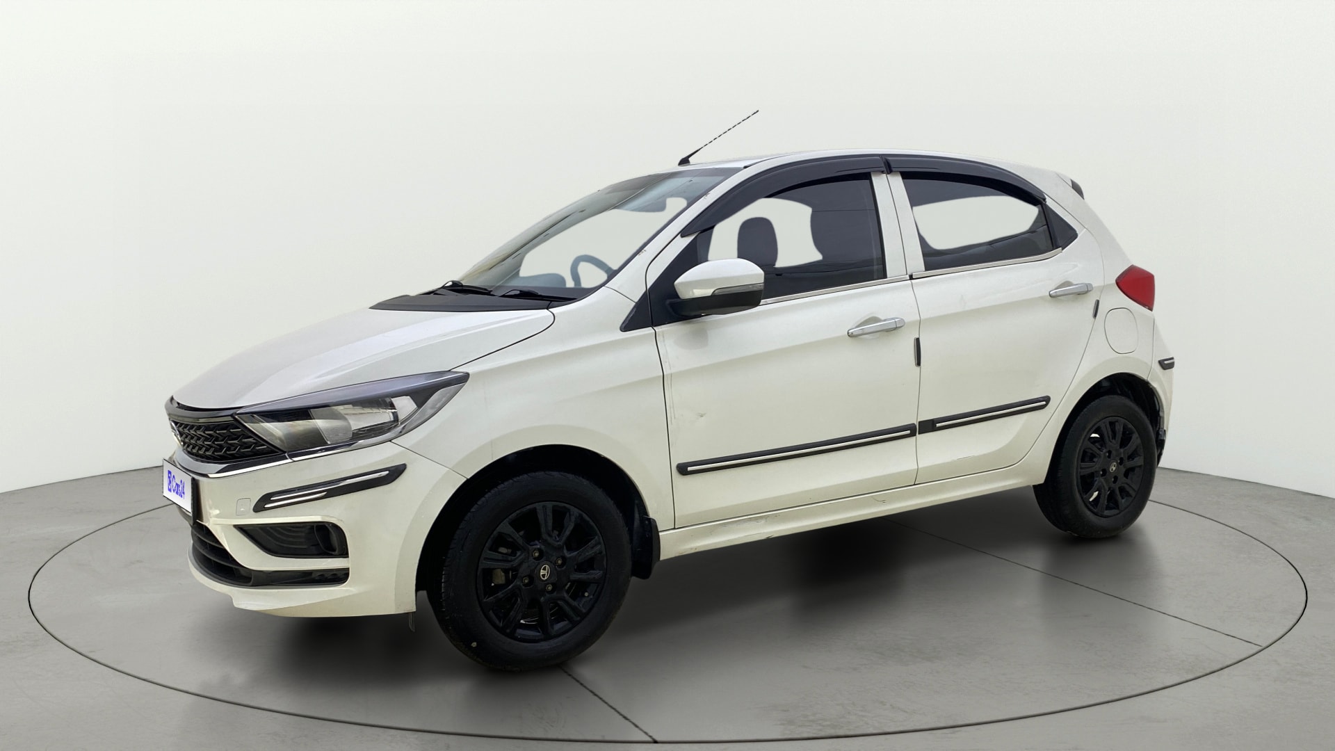 View 2021 Tata Tiago Revotorq XB Image 34 Used 2021 Tata Tiago Revotorq XB Image 34