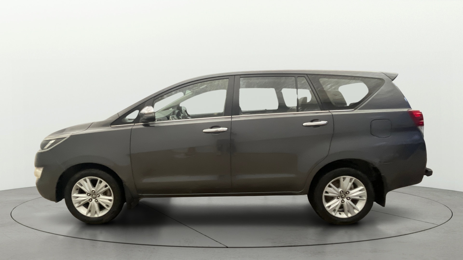 View 2019 Toyota Innova Crysta 2.7 ZX AT 7-Seater BS IV Image 28 Used 2019 Toyota Innova Crysta 2.7 ZX AT 7-Seater BS IV Image 28