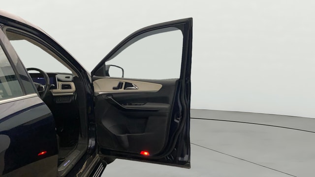 View Mahindra XUV700 Image 47 Used Mahindra XUV700 Image 47