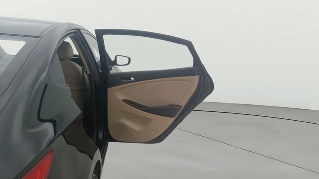 View Hyundai Fluidic Verna Image 5 Used Hyundai Fluidic Verna Image 5