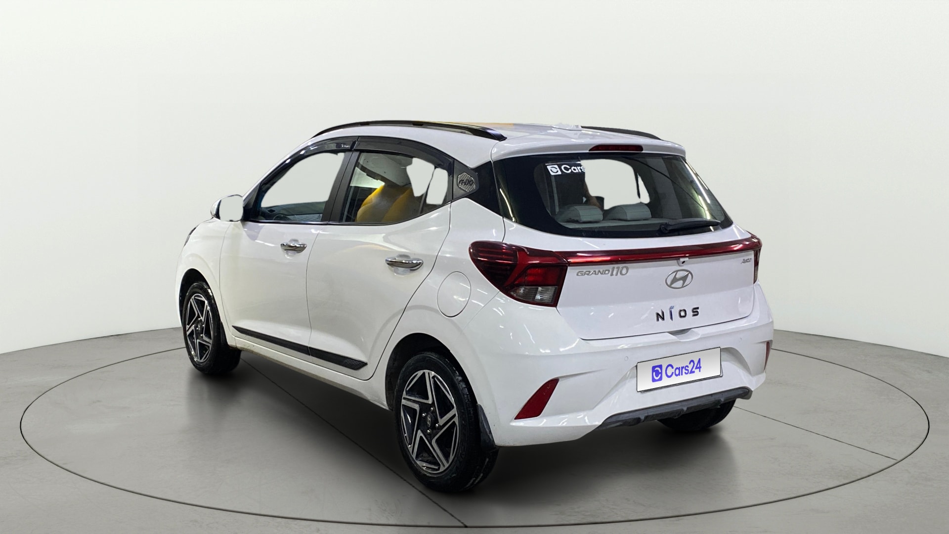 View 2023 Hyundai Grand i10 Nios Asta Petrol AMT Image 2 Used 2023 Hyundai Grand i10 Nios Asta Petrol AMT Image 2