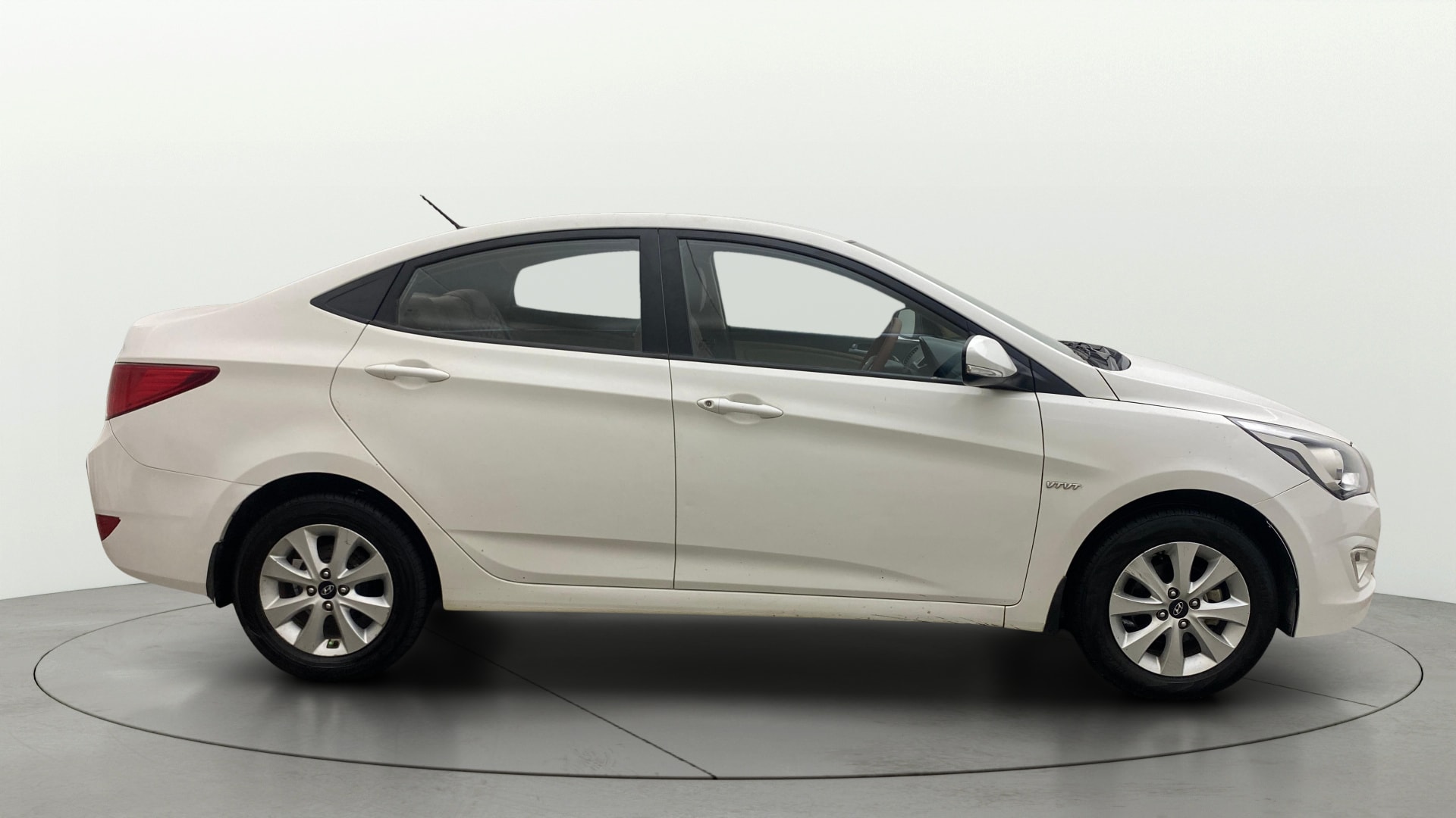 View 2015 Hyundai Fluidic Verna 1.6 VTVT S Image 8 Used 2015 Hyundai Fluidic Verna 1.6 VTVT S Image 8