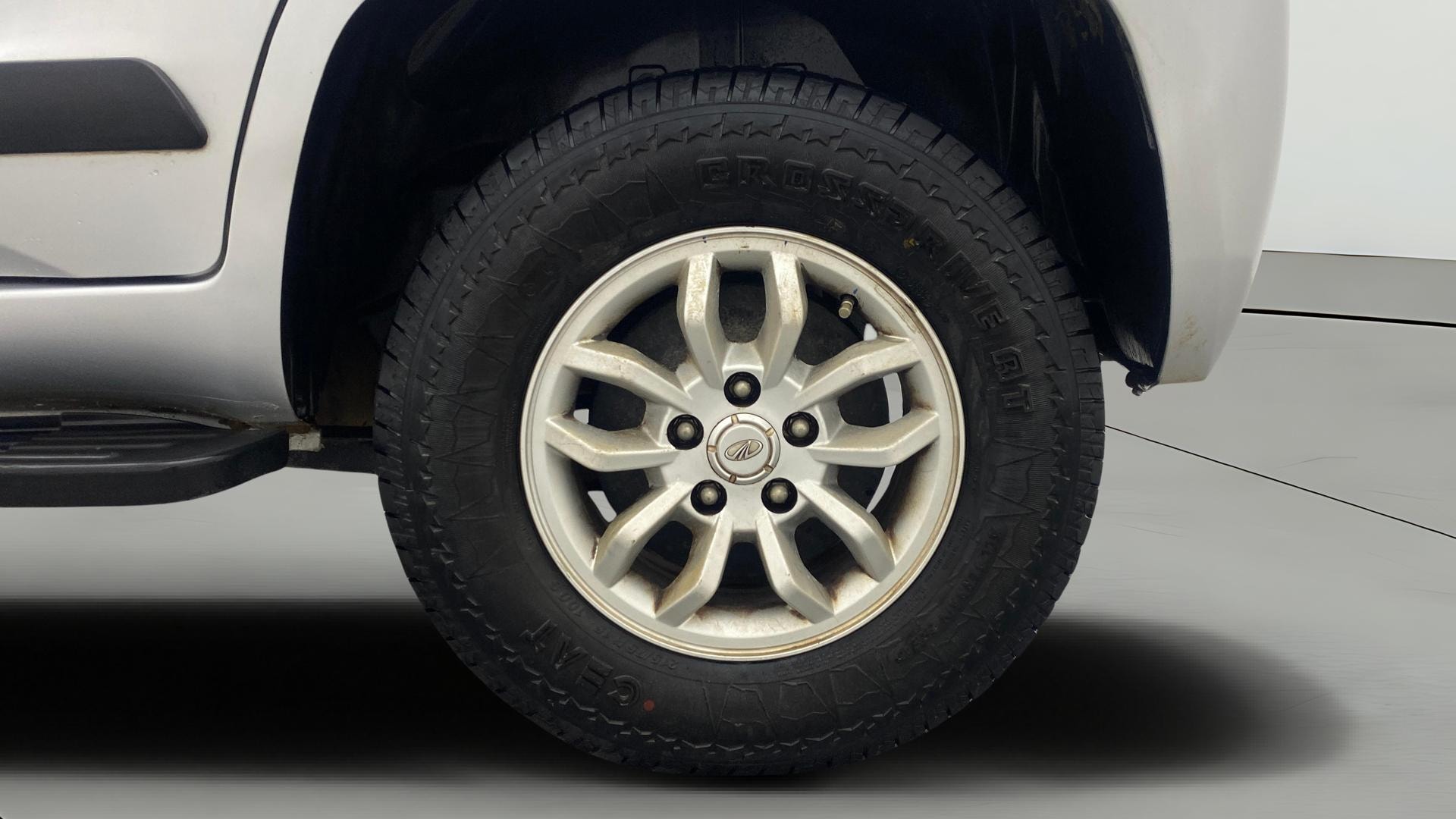 View 2017 Mahindra TUV300 T8 AMT Image 11 Used 2017 Mahindra TUV300 T8 AMT Image 11