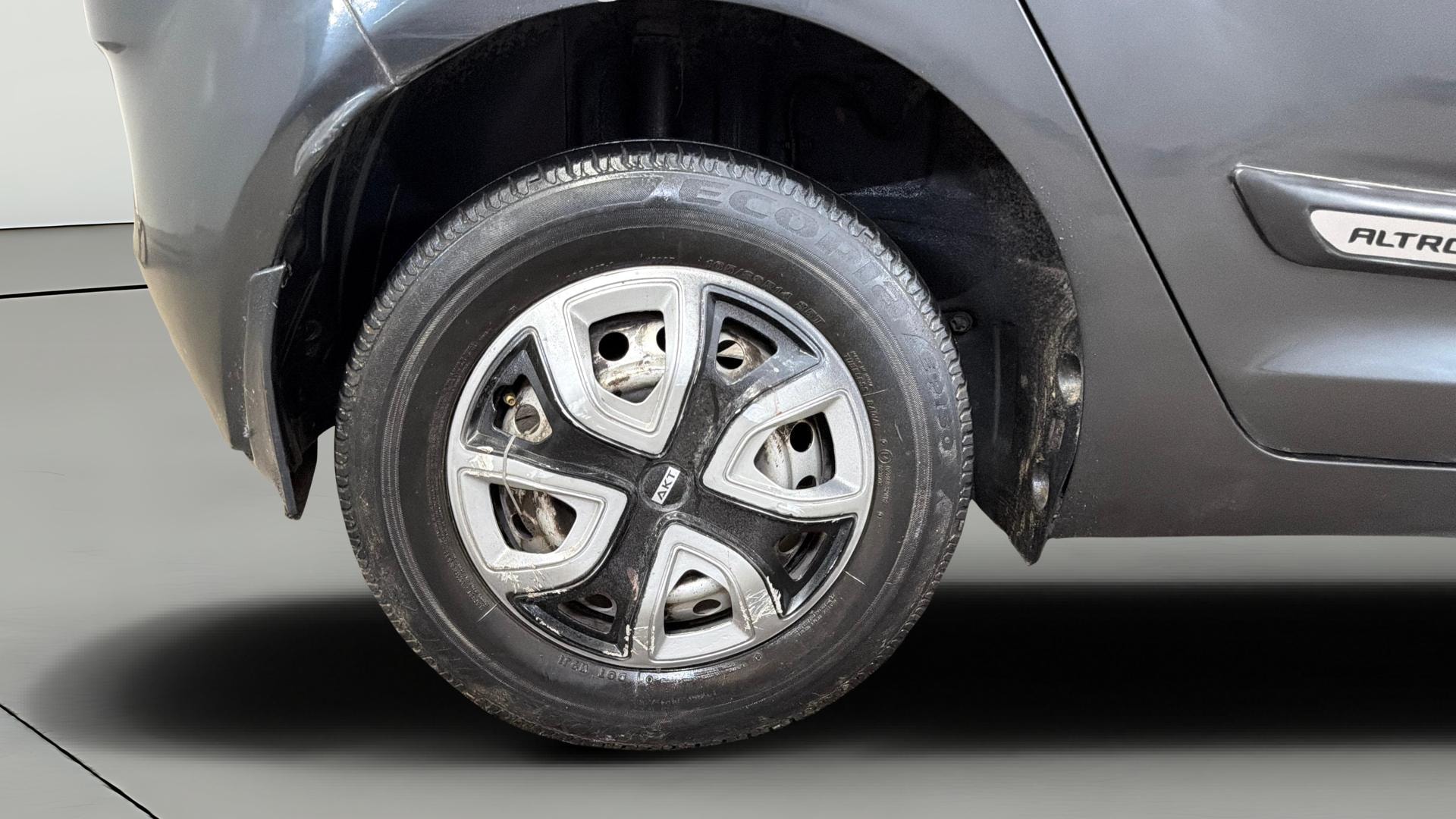 View 2021 Tata Altroz XE Petrol Image 23 Used 2021 Tata Altroz XE Petrol Image 23