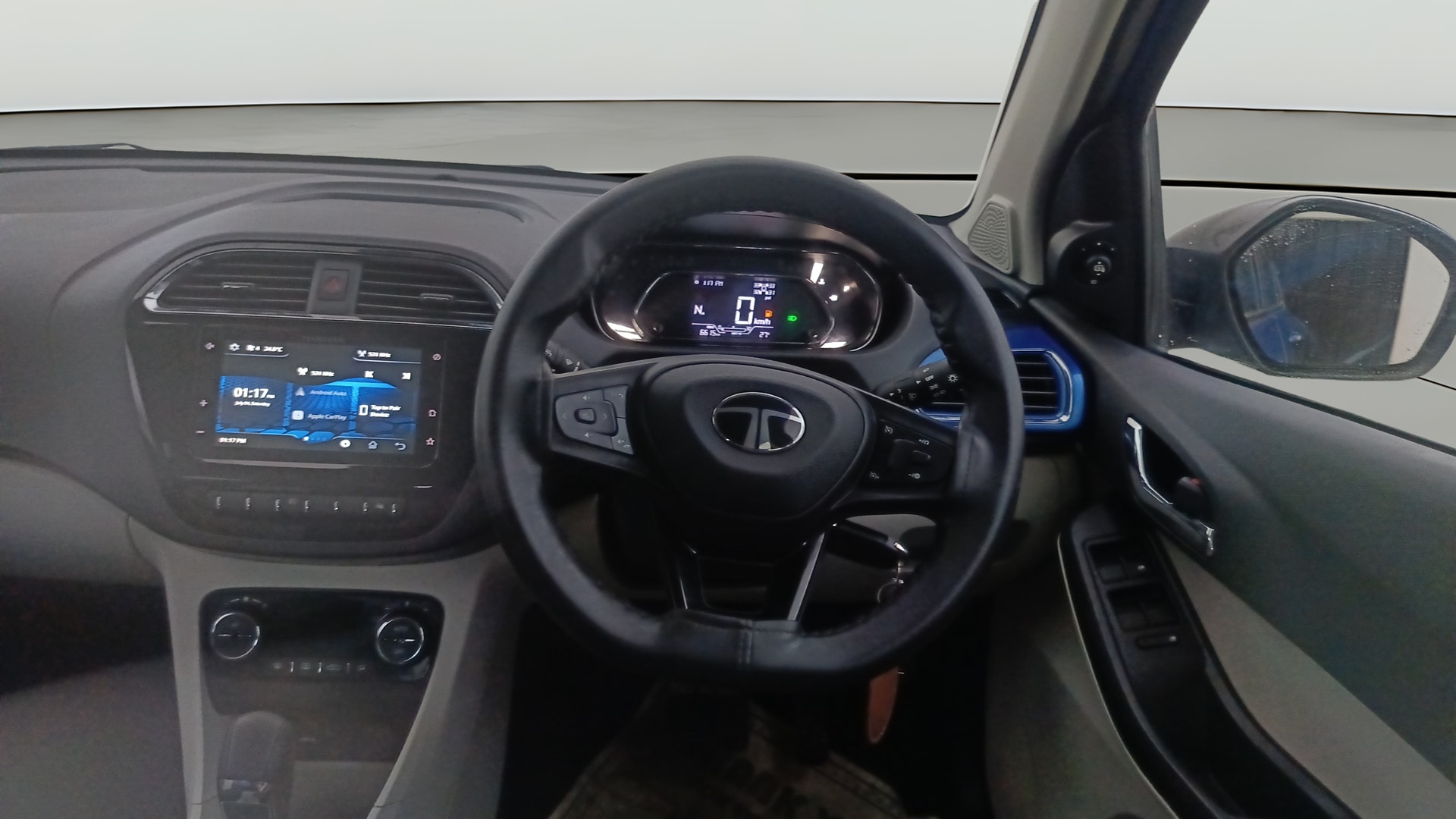 View 2024 Tata Tiago Revotorq XB Image 20 Used 2024 Tata Tiago Revotorq XB Image 20